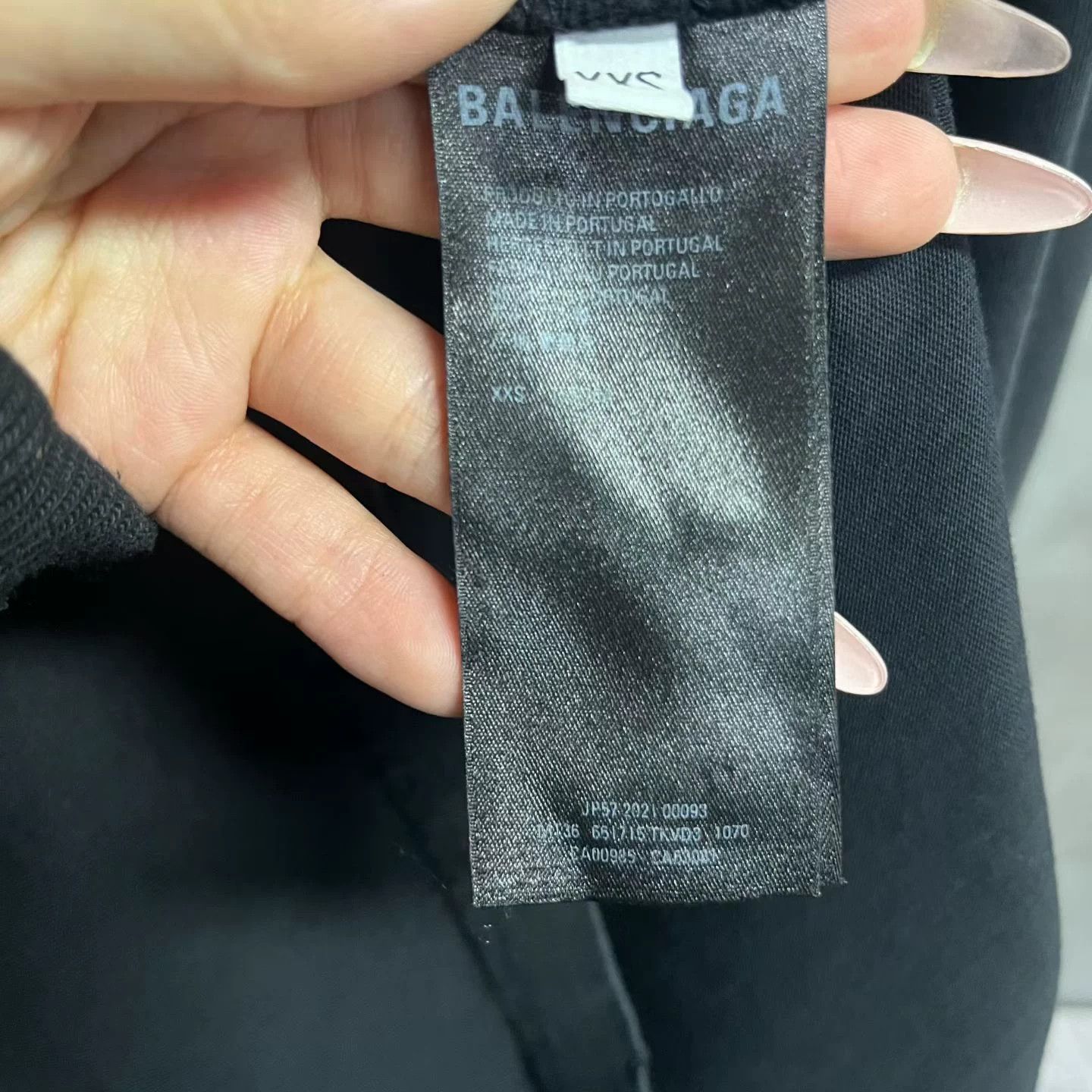 Balenciaga Balenciaga Printed Oversized Black Hoodie XXS Men Size US XXS / EU 40 - 3 Thumbnail