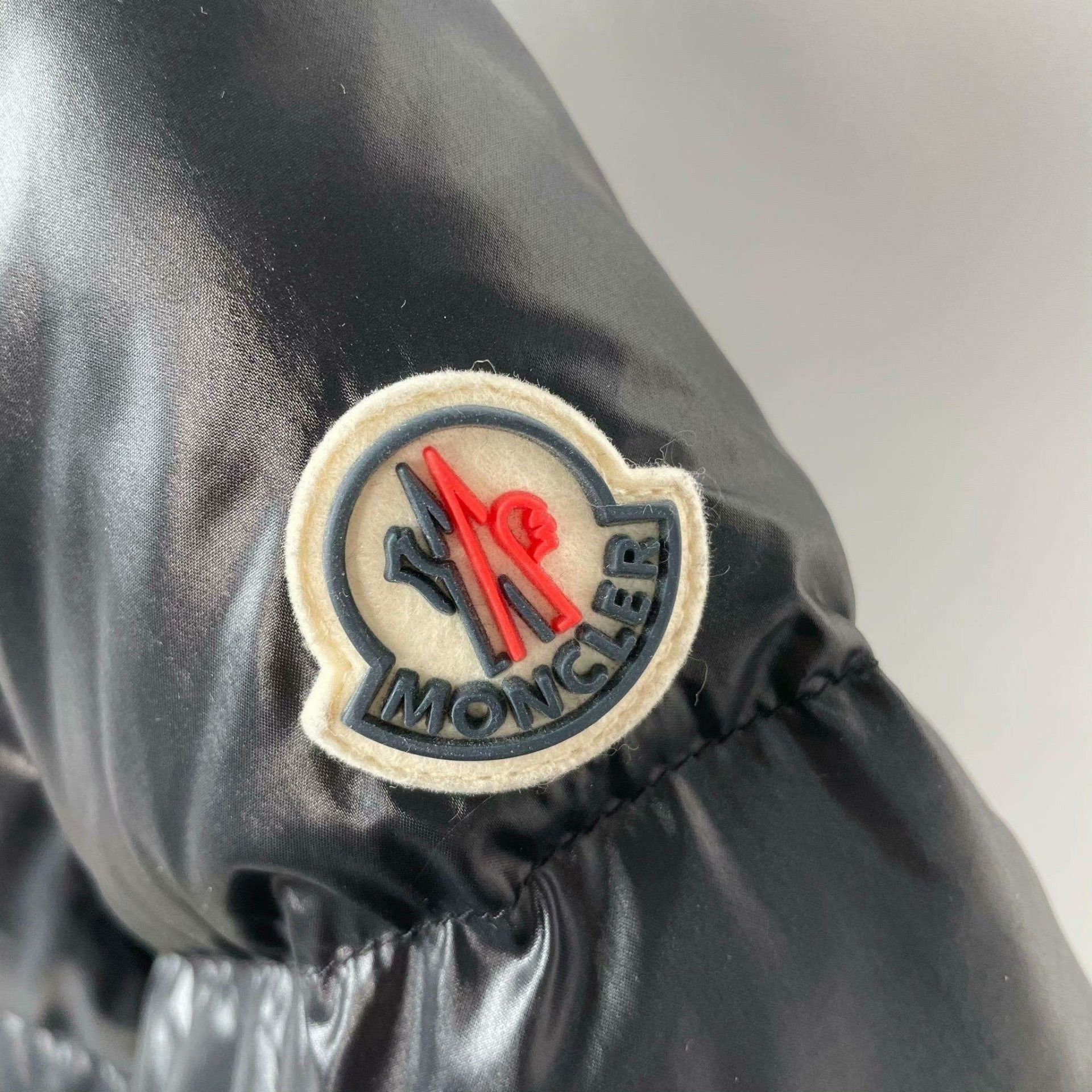 Moncler Moncler Down Cropped Down Jacket XS Women Size XS / US 0-2 / IT 36-38 - 3 Thumbnail