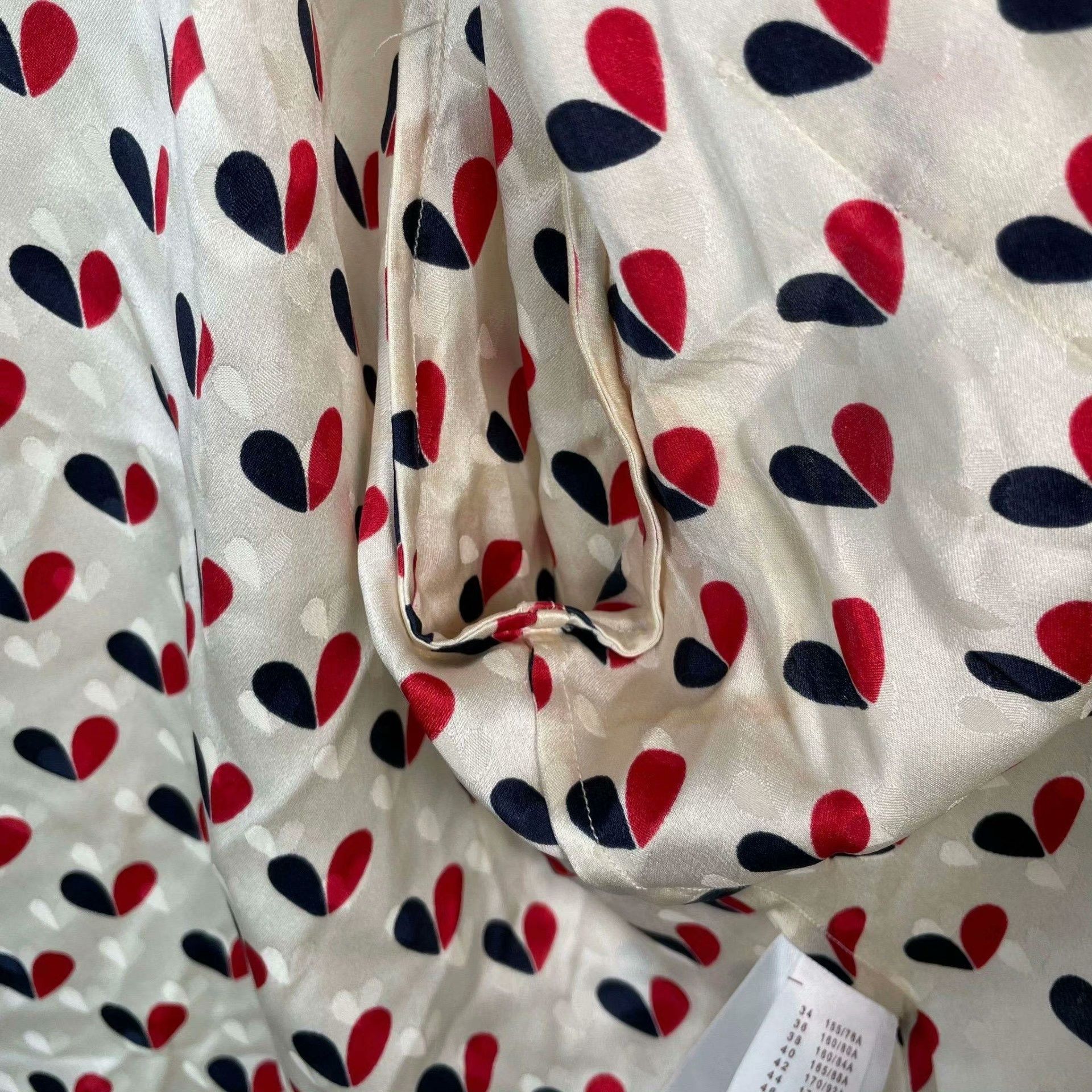 Louis Vuitton Louis Vuitton Silk Printed Red Shirt 38 Men Size US S / EU 44-46 / 1 - 7 Thumbnail