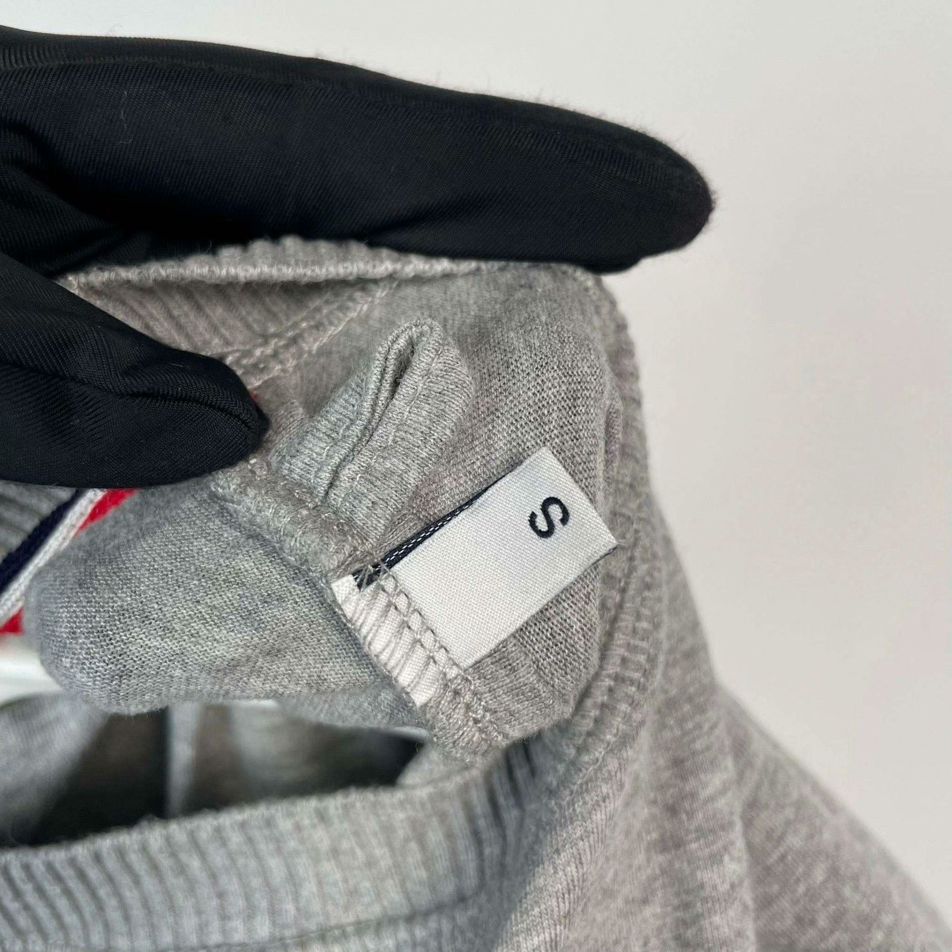 Moncler Moncler Gray T-Shirt S Women Size S / US 4 / IT 40 - 4 Thumbnail
