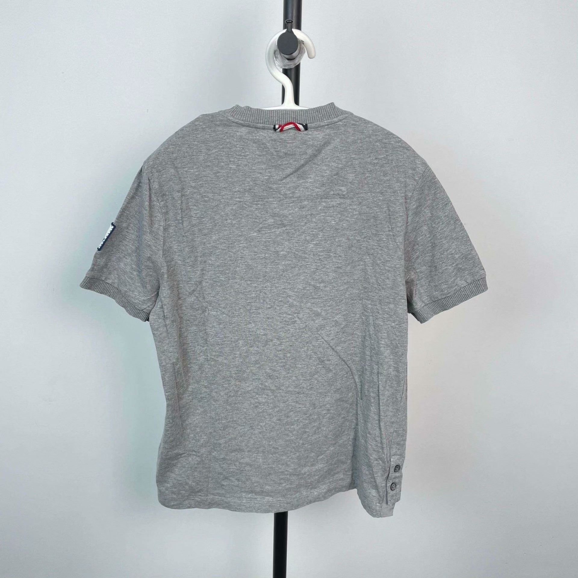 Moncler Moncler Gray T-Shirt S Women Size S / US 4 / IT 40 - 2 Thumbnail