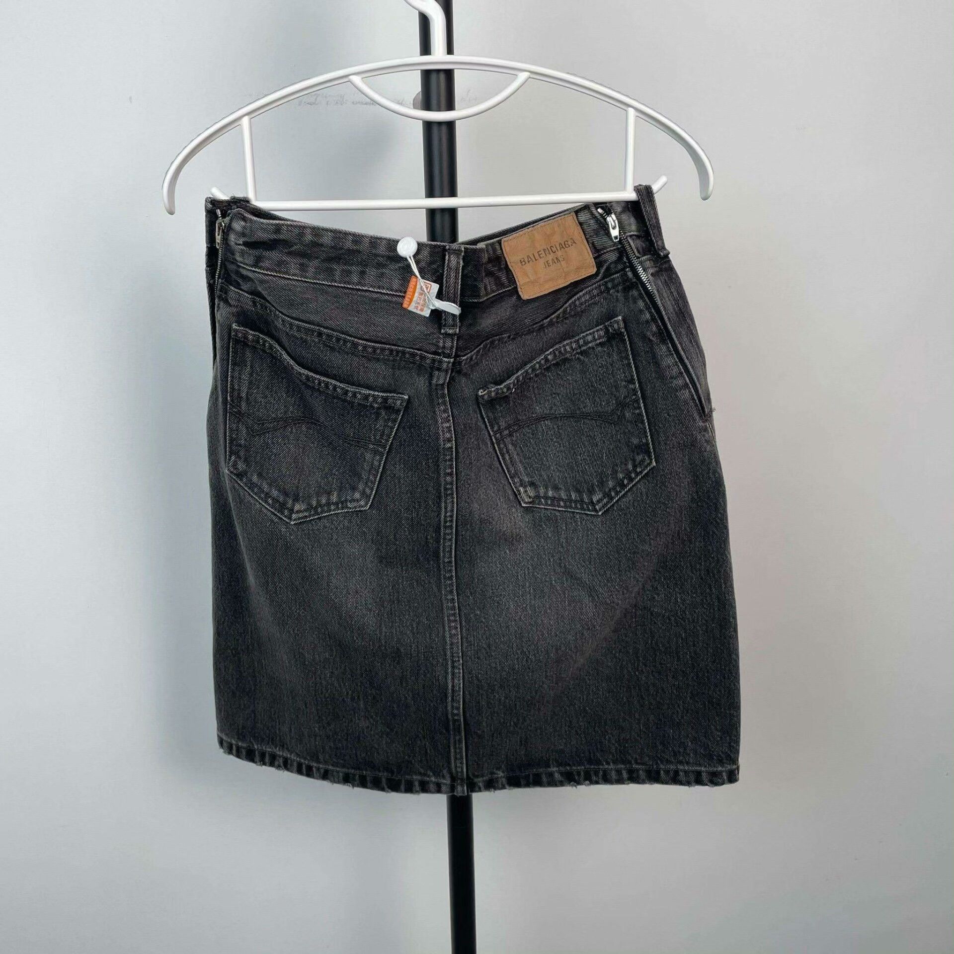 Balenciaga Balenciaga Skirt 38 Women Size 38" / US 16 / IT 52 - 2 Thumbnail