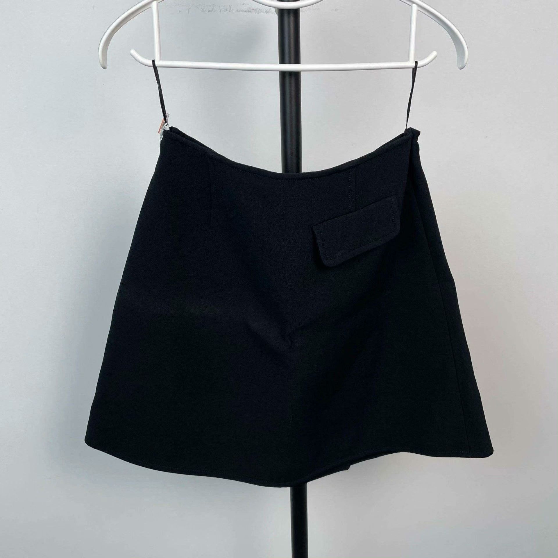 Louis Vuitton Louis Vuitton Black Skirt 34 Women Size 34" / US 12 / IT 48 - 2 Thumbnail