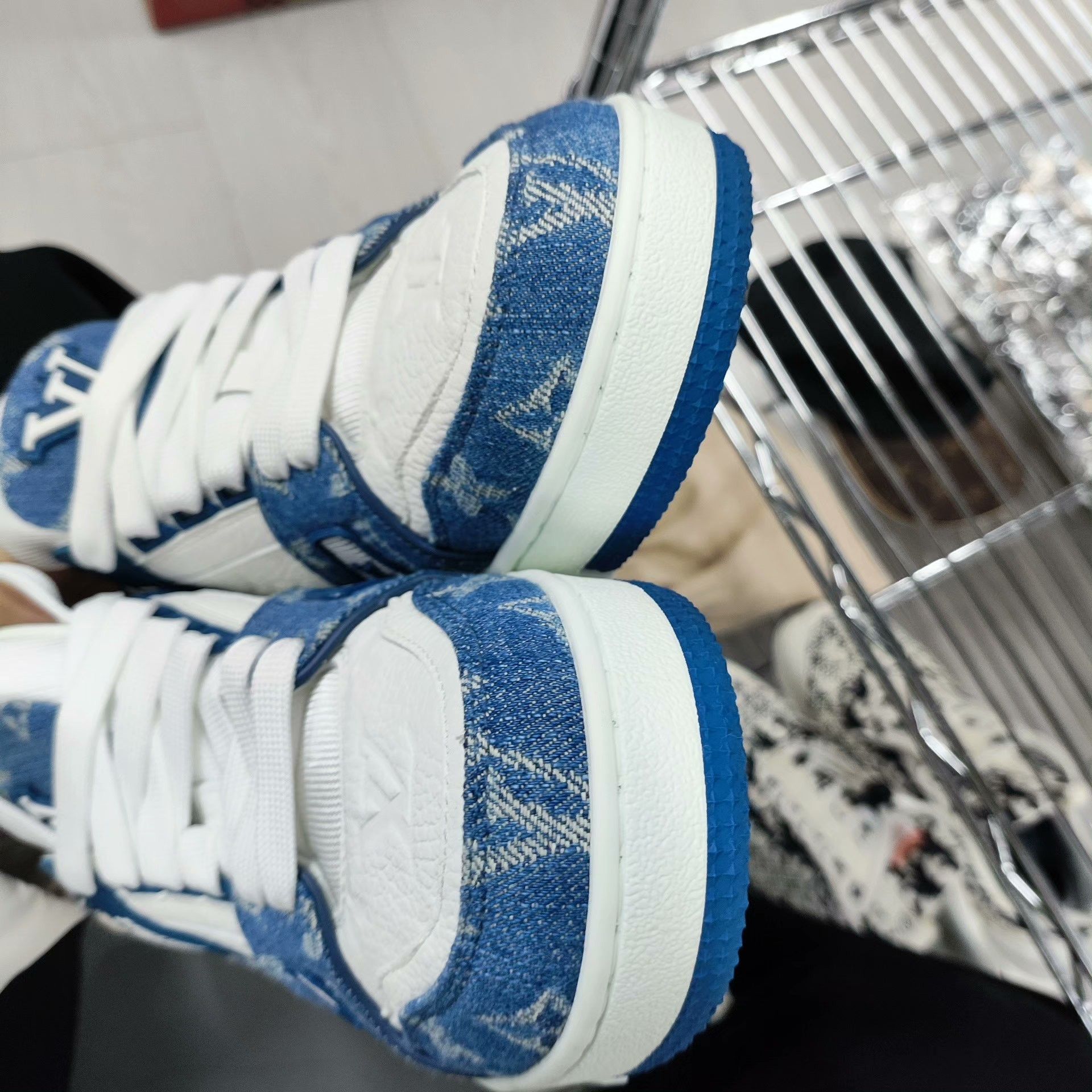 Louis Vuitton Louis Vuitton Denim Blue Lowtop Sneakers 37 Women Size US 6.5 / IT 36.5 - 4 Thumbnail