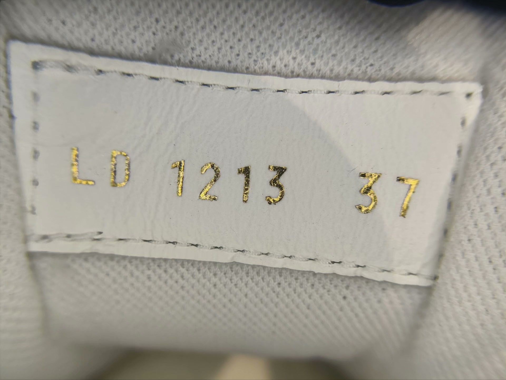 Louis Vuitton Louis Vuitton Denim Blue Lowtop Sneakers 37 Women Size US 6.5 / IT 36.5 - 7 Thumbnail