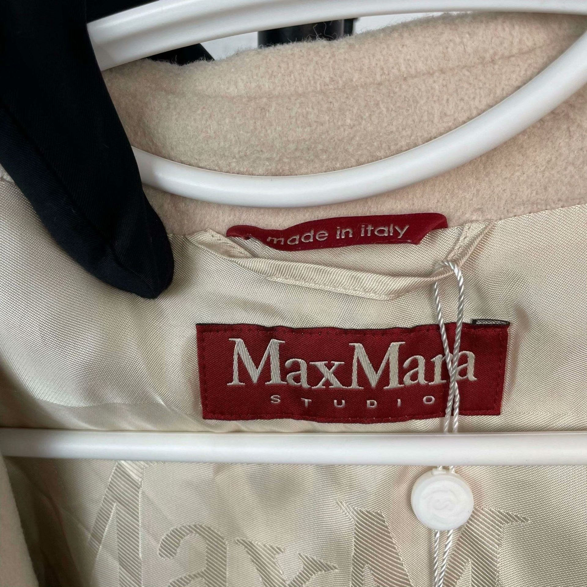 Max Mara Max Mara Wool Beige Coat S Women Size S / US 4 / IT 40 - 4 Thumbnail