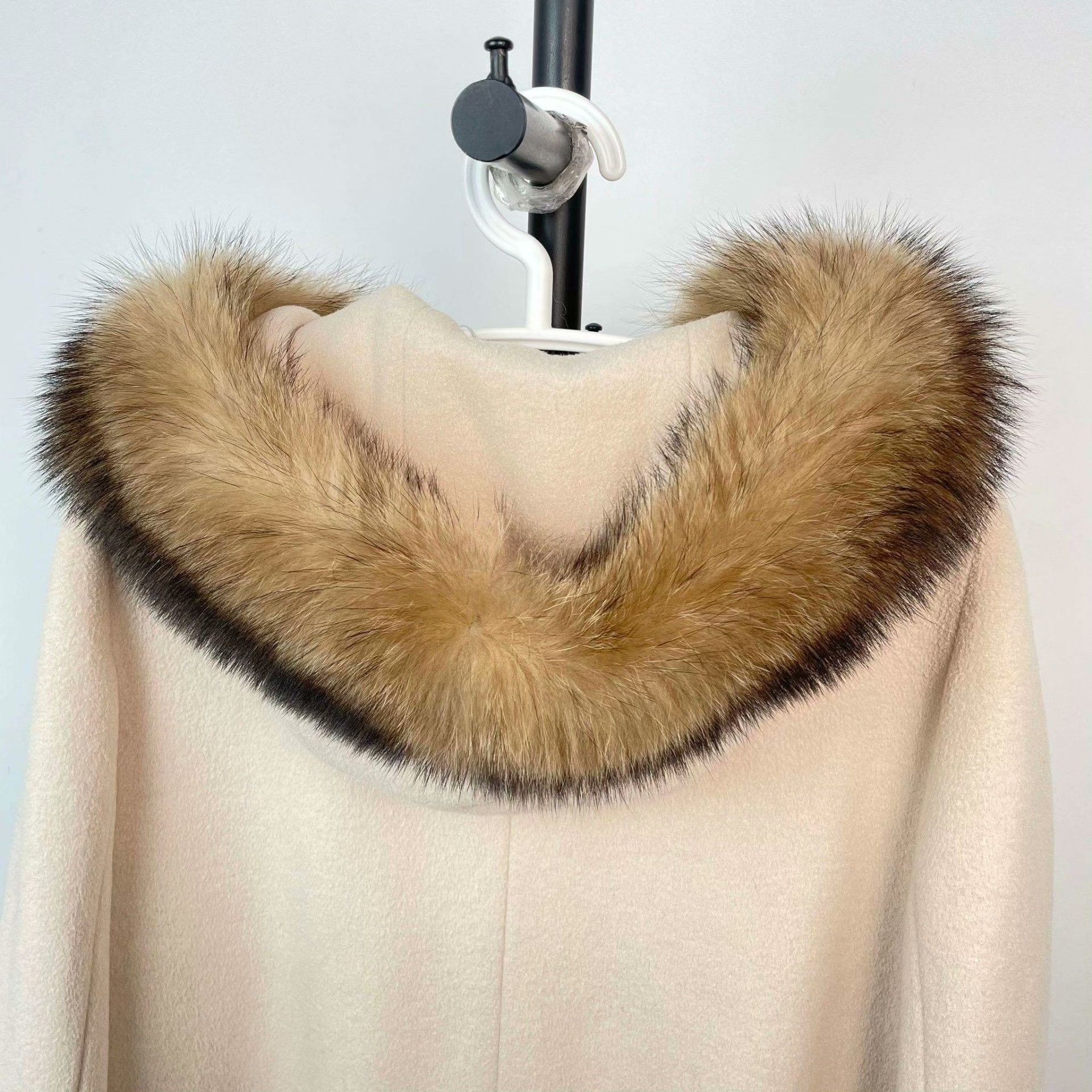 Max Mara Max Mara Wool Beige Coat S Women Size S / US 4 / IT 40 - 3 Thumbnail