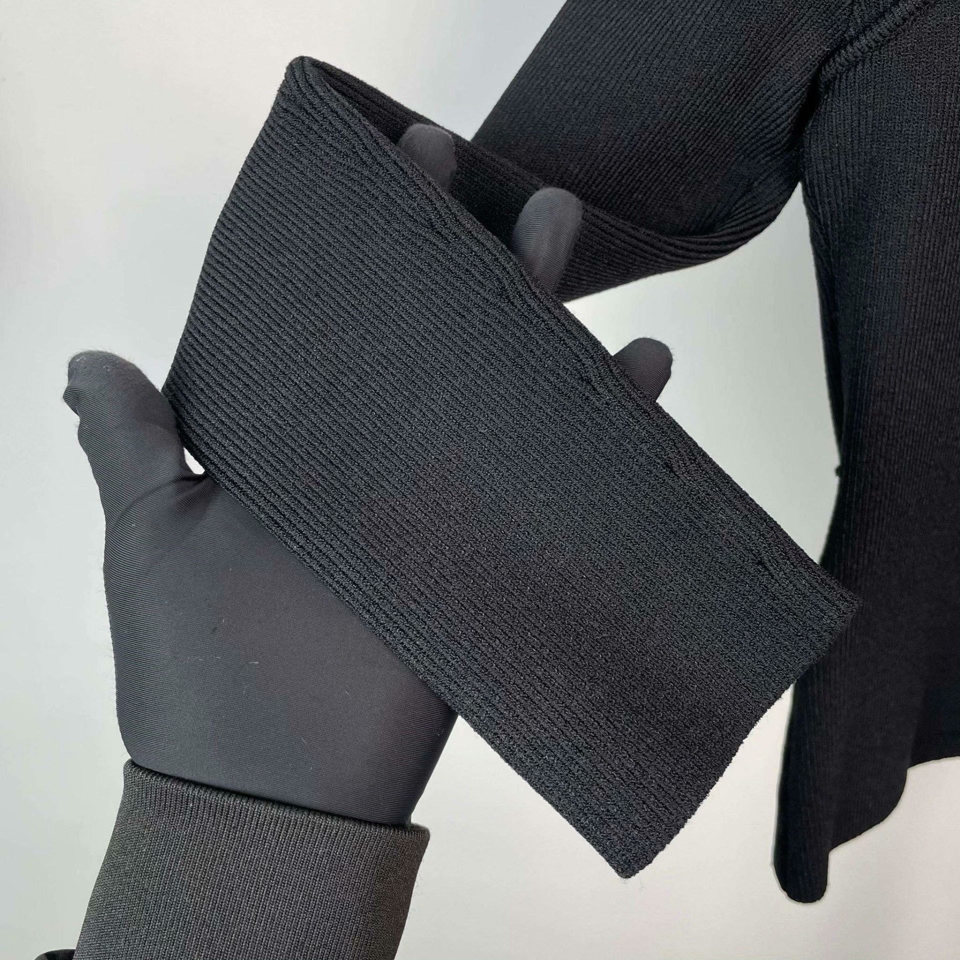 Gucci Gucci Black Sweater S Women Size S / US 4 / IT 40 - 7 Thumbnail