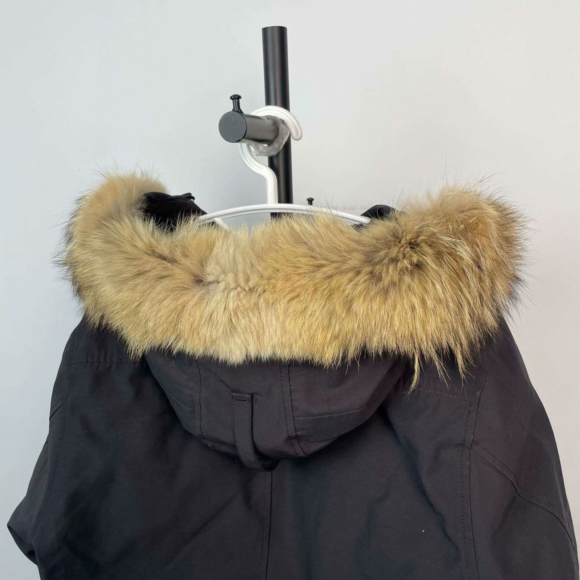 Canada Goose Canada Goose Nylon Down Blue Heavy Coat L Men Size US L / EU 52-54 / 3 - 3 Thumbnail