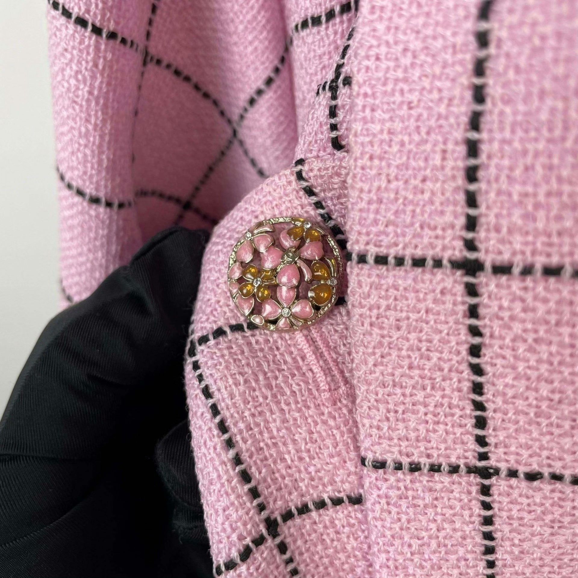 Chanel Chanel Pink Light Jacket 38 Men Size US S / EU 44-46 / 1 - 5 Thumbnail