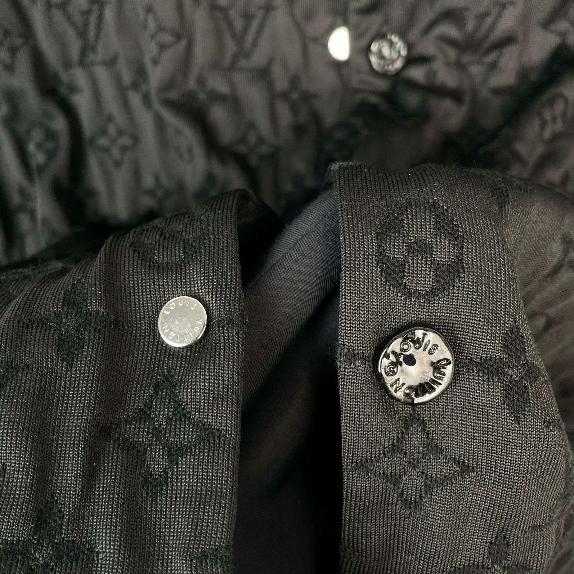 Louis Vuitton Louis Vuitton Retro Black Shirt XL Men Size US XL / EU 56 / 4 - 9 Thumbnail