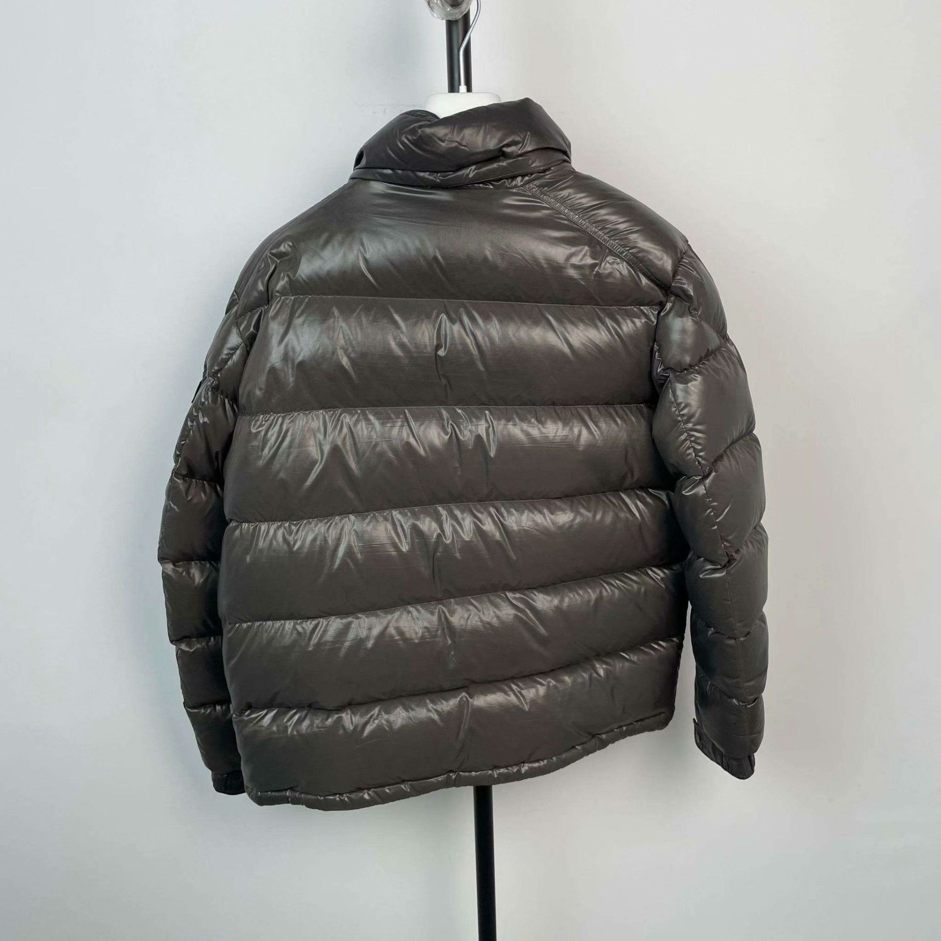 Moncler Moncler Down Cropped Gray Heavy Coat M Men Size US M / EU 48-50 / 2 - 2 Thumbnail