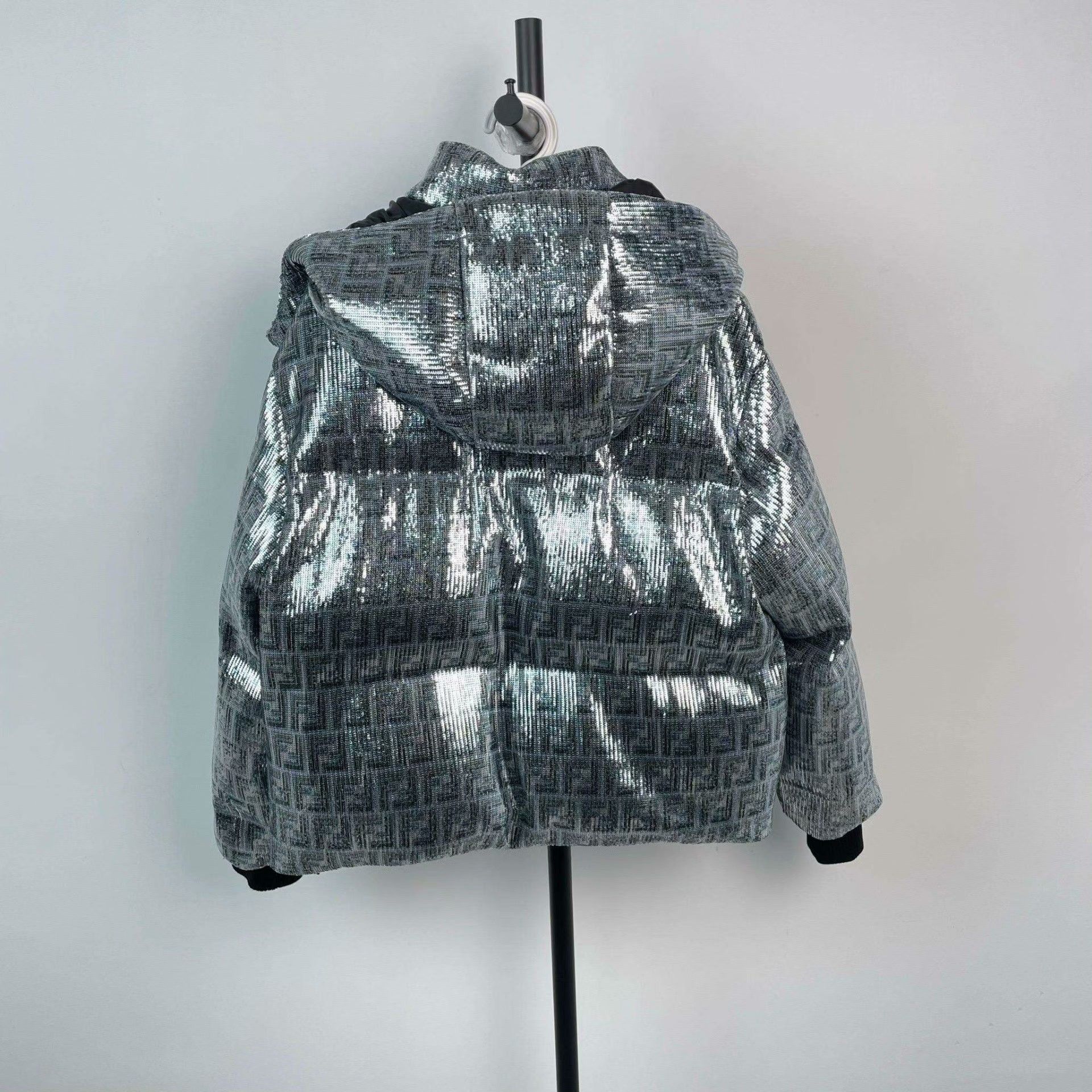 Fendi Fendi Down Silver Down Jacket S Women Size S / US 4 / IT 40 - 2 Thumbnail