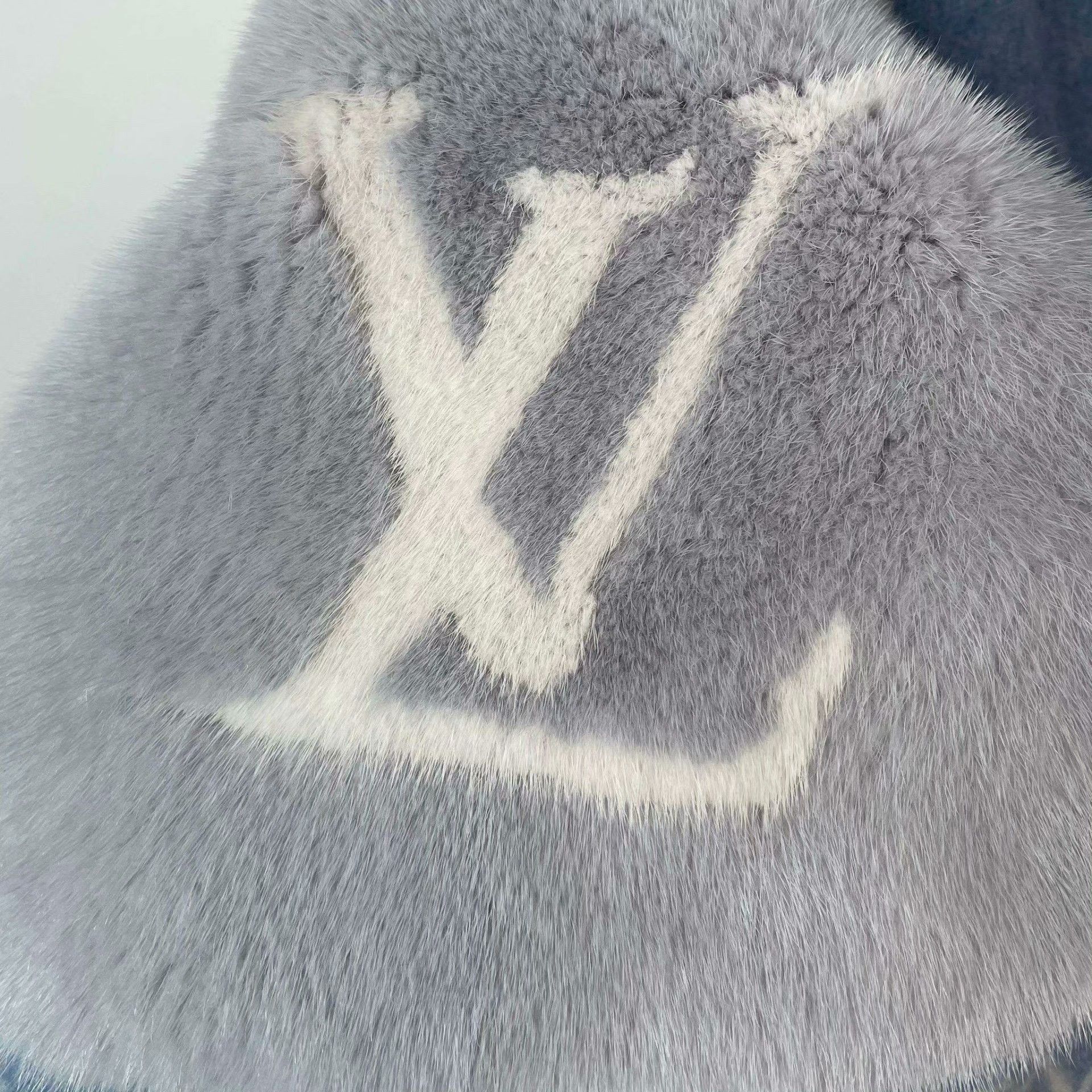 Louis Vuitton Louis Vuitton Blue Scarf XS Men Size ONE SIZE - 8 Thumbnail