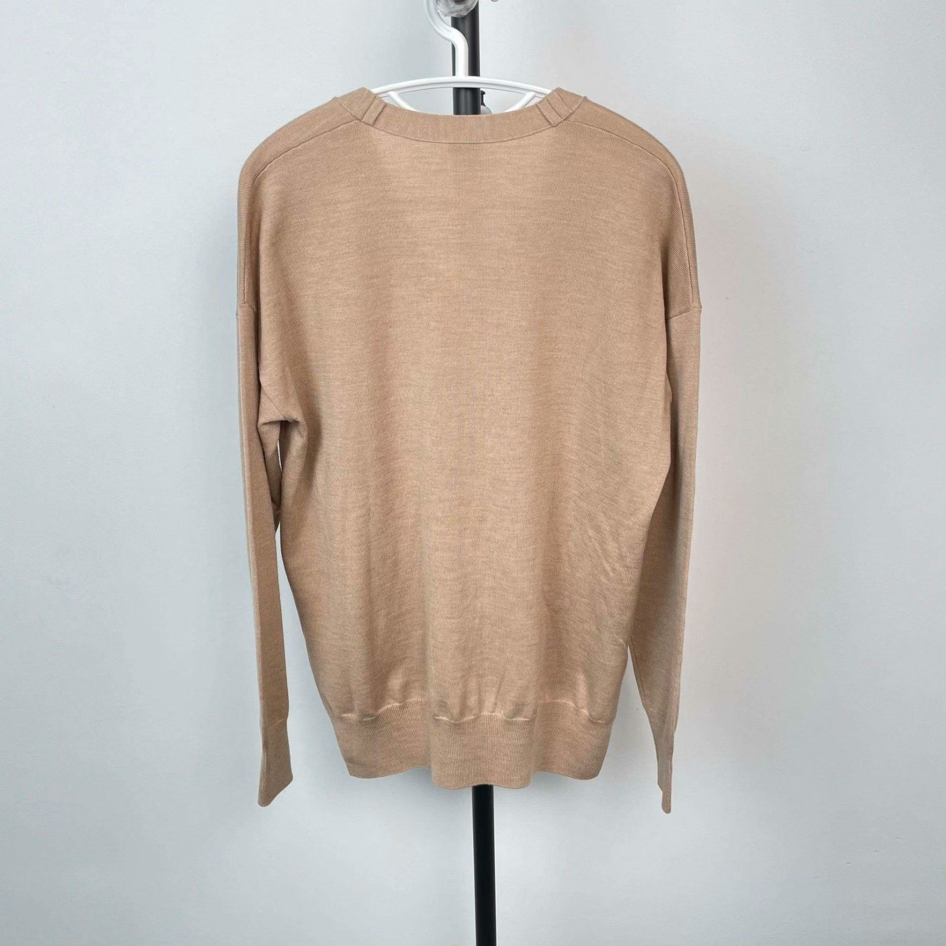 Loewe Loewe Retro Embroidered Sweater XS Women Size XS / US 0-2 / IT 36-38 - 2 Thumbnail