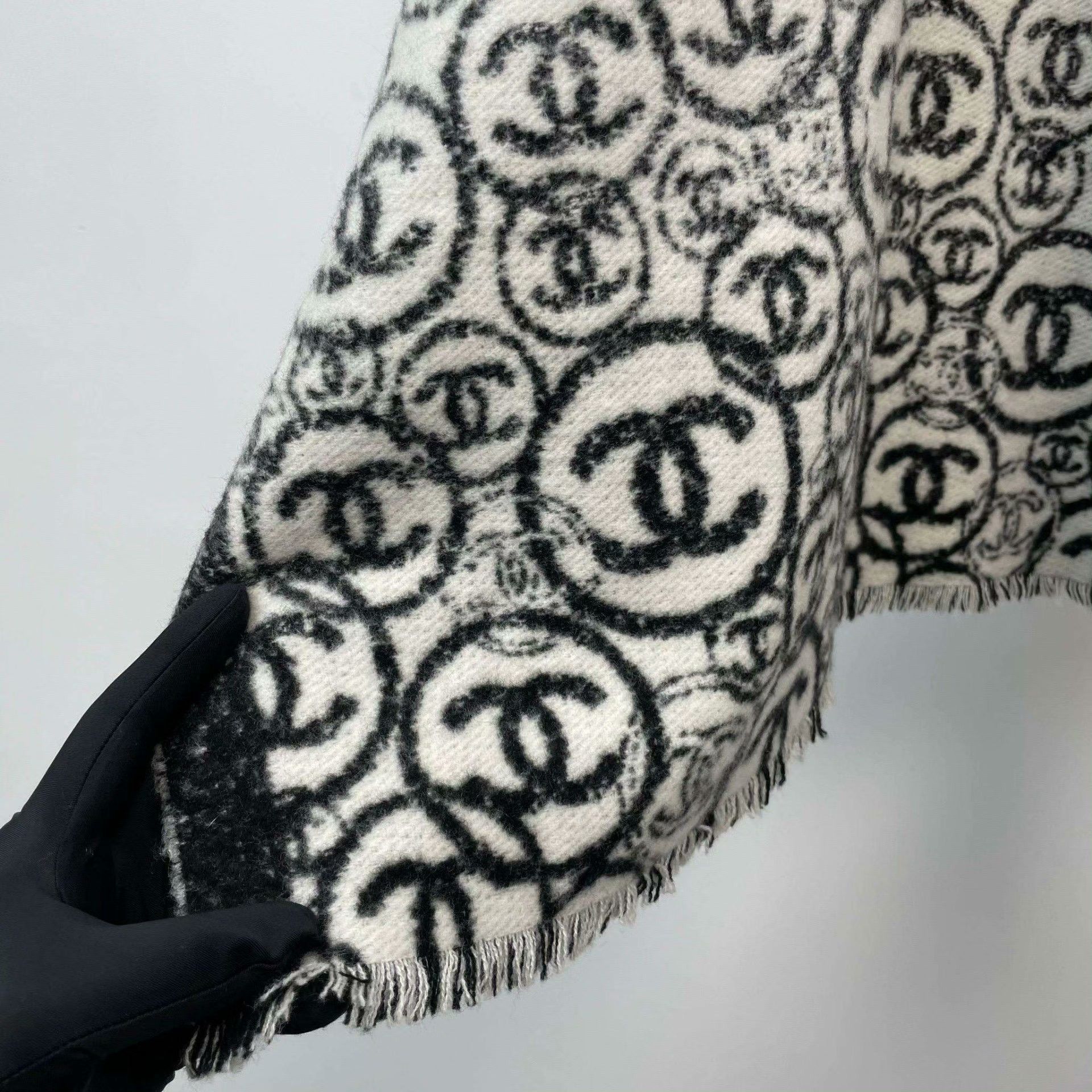 Chanel Chanel Black Scarf XS Men Size ONE SIZE - 9 Thumbnail