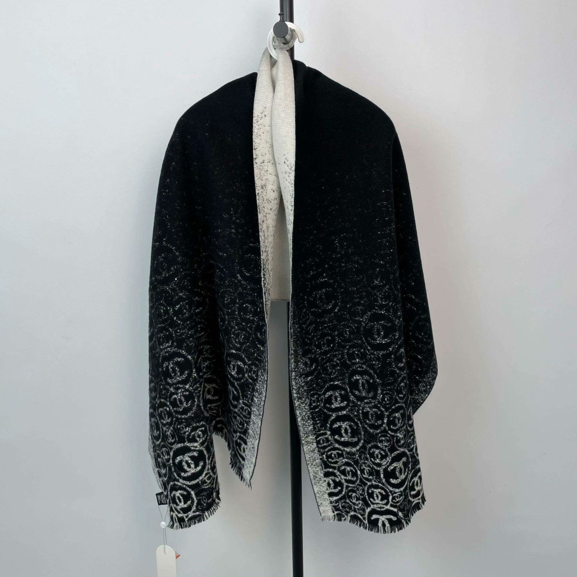Chanel Chanel Black Scarf XS Men Size ONE SIZE - 8 Thumbnail