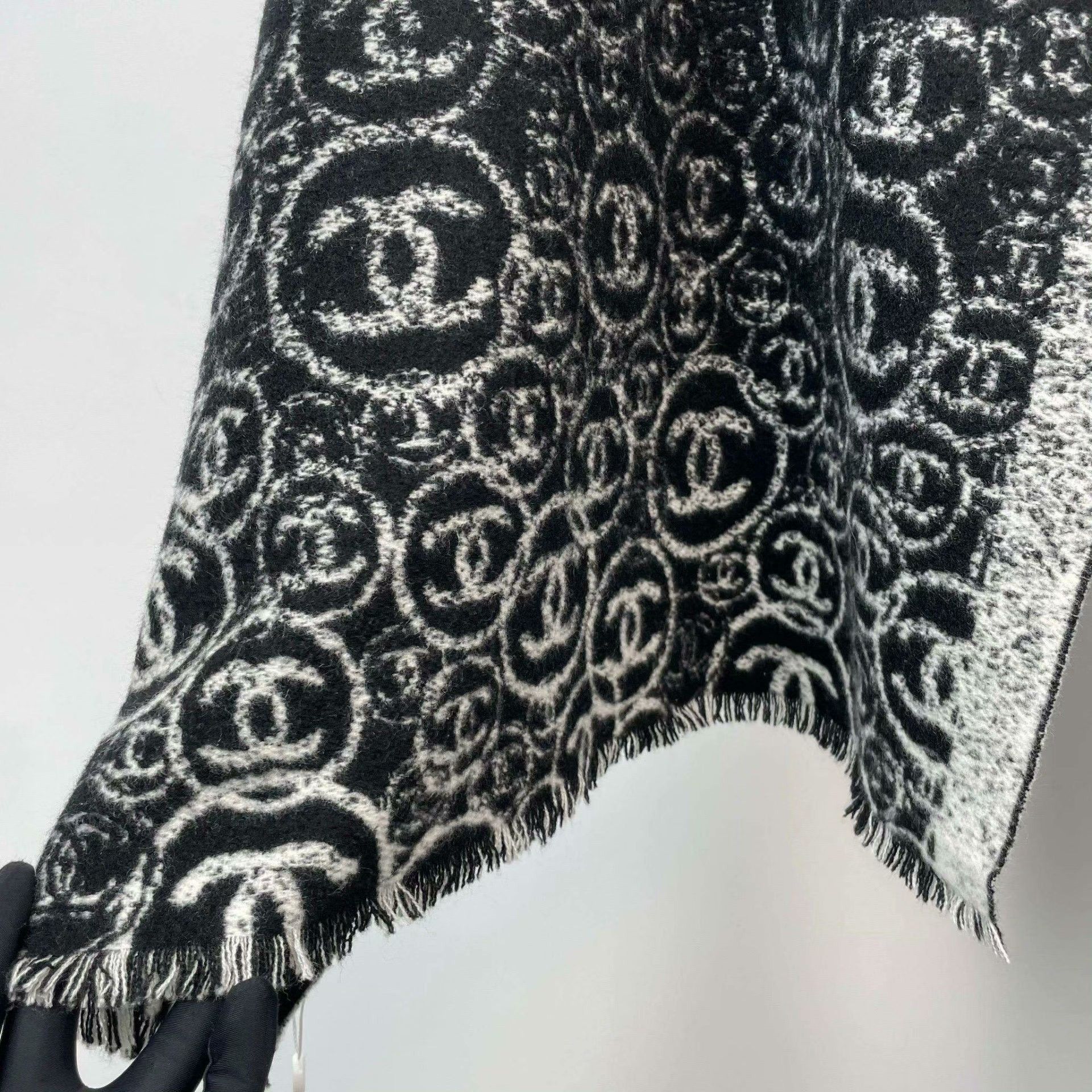 Chanel Chanel Black Scarf XS Men Size ONE SIZE - 4 Thumbnail