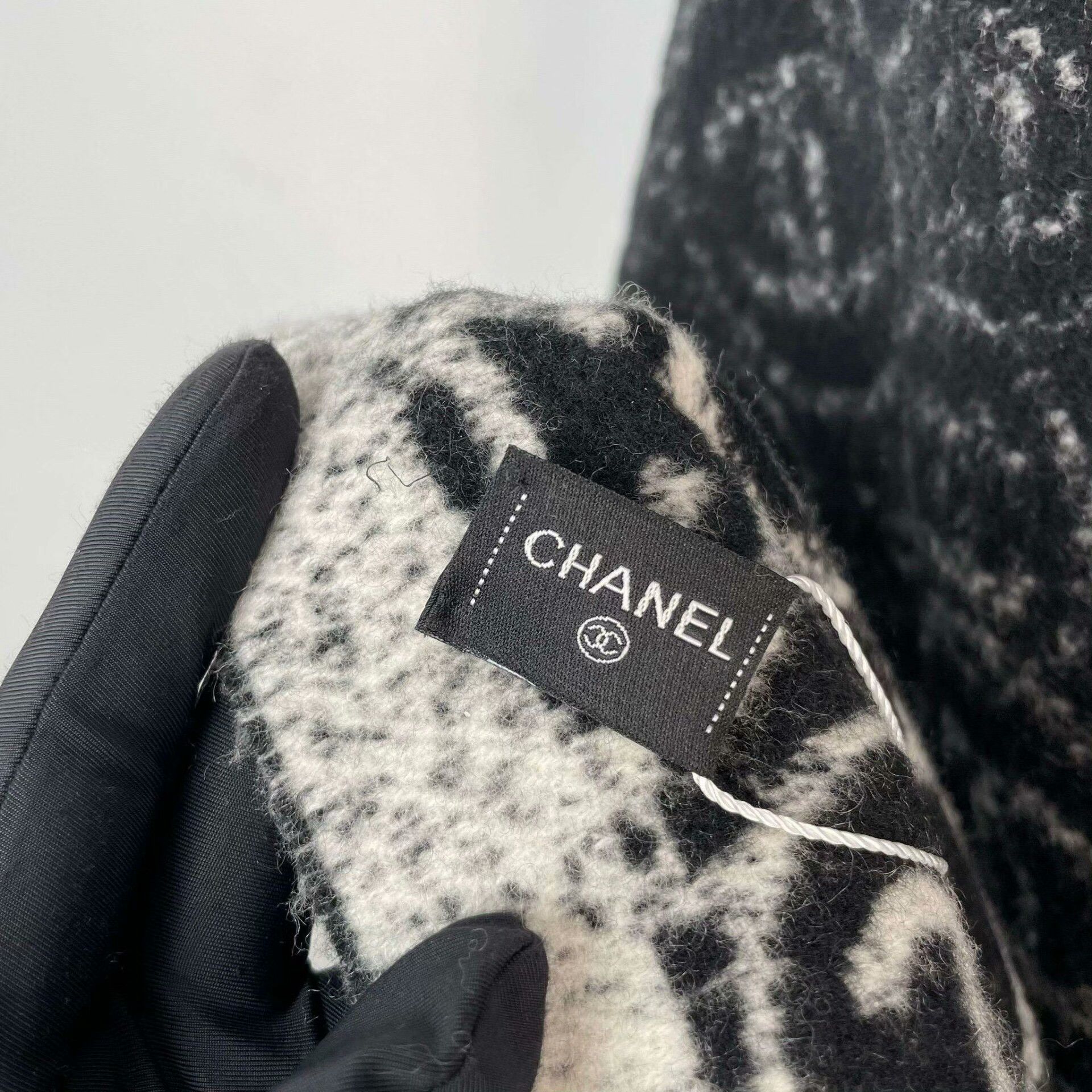 Chanel Chanel Black Scarf XS Men Size ONE SIZE - 6 Thumbnail