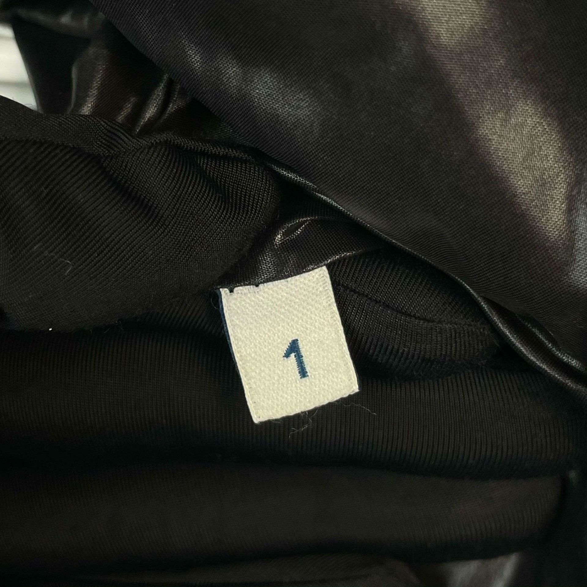 Moncler Moncler Velvet Down Black Down Jacket M Women Size M / US 6-8 / IT 42-44 - 4 Thumbnail
