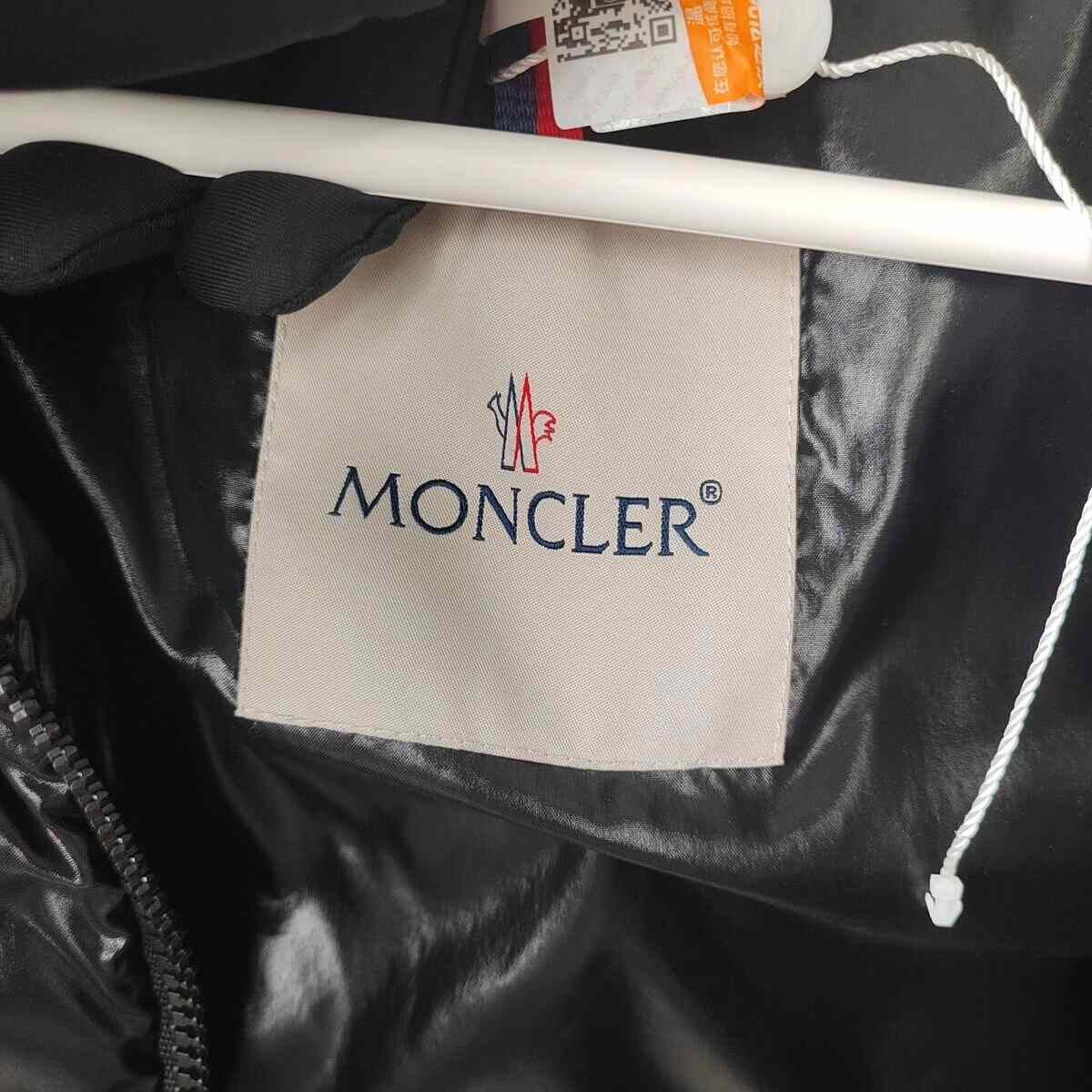 Moncler Moncler Down Black Down Jacket S Women Size S / US 4 / IT 40 - 3 Thumbnail