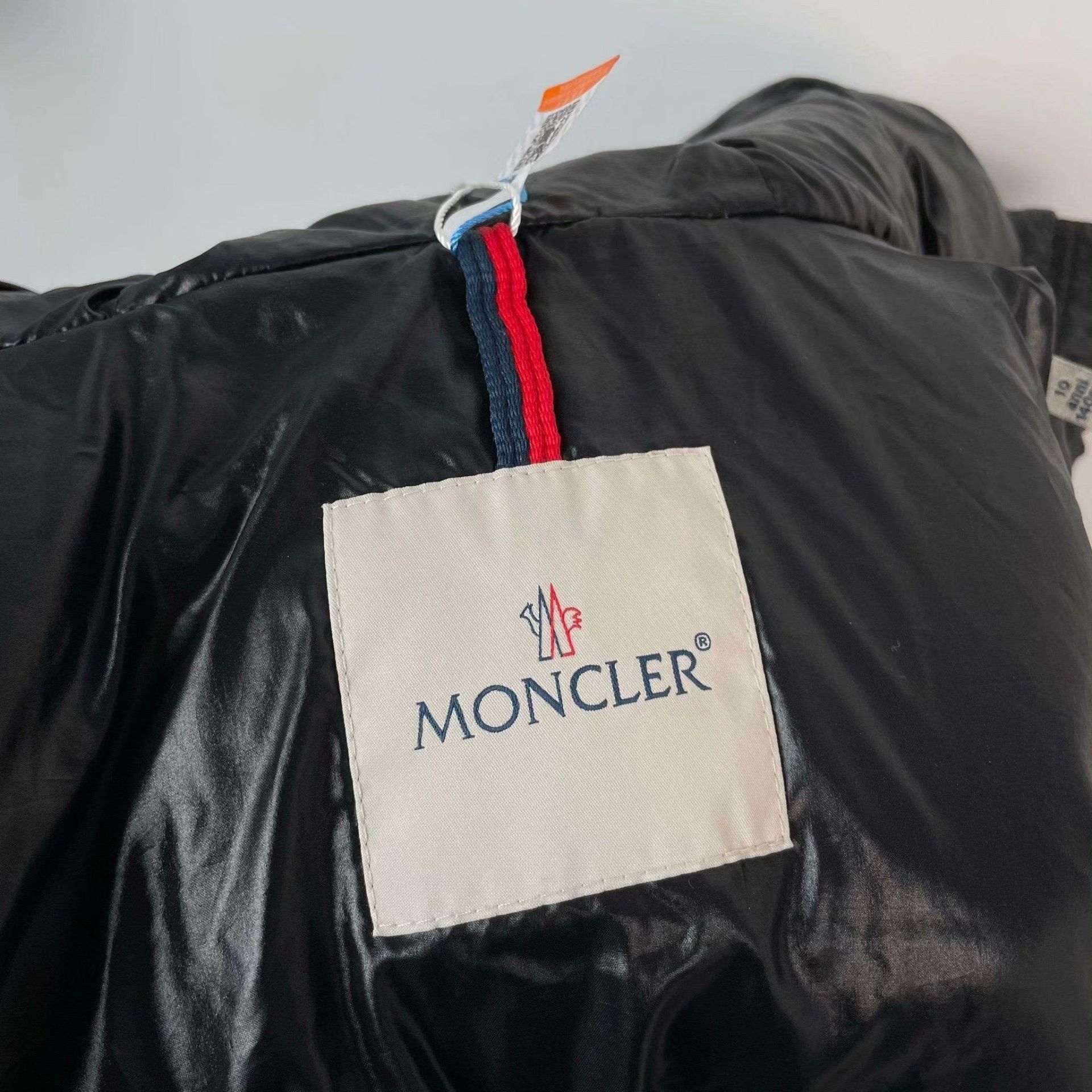 Moncler Moncler Down Black Hoodie 10 Men Size US XS / EU 42 / 0 - 8 Thumbnail