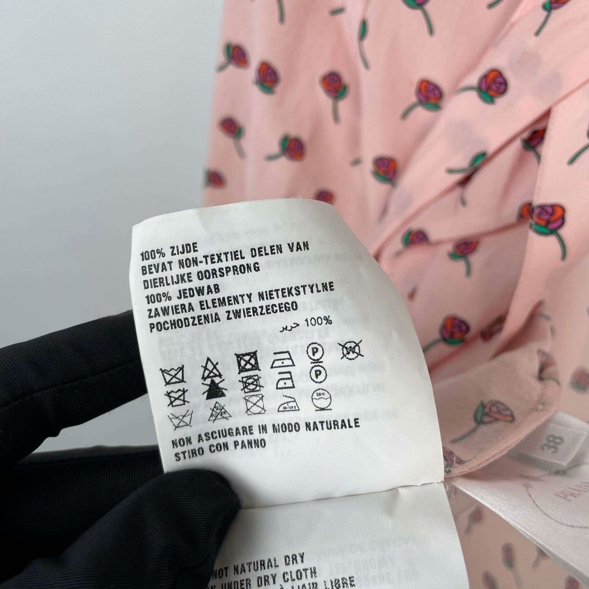 Prada Prada Printed Pink T-Shirt S Women Size S / US 4 / IT 40 - 8 Thumbnail