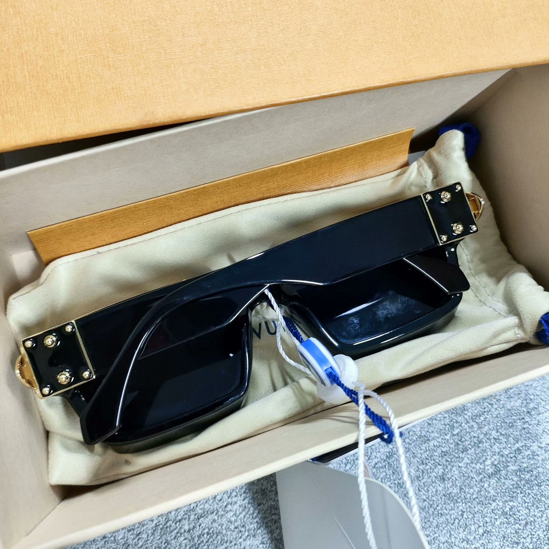 Louis Vuitton Louis Vuitton Black Item S Men Size ONE SIZE - 3 Thumbnail