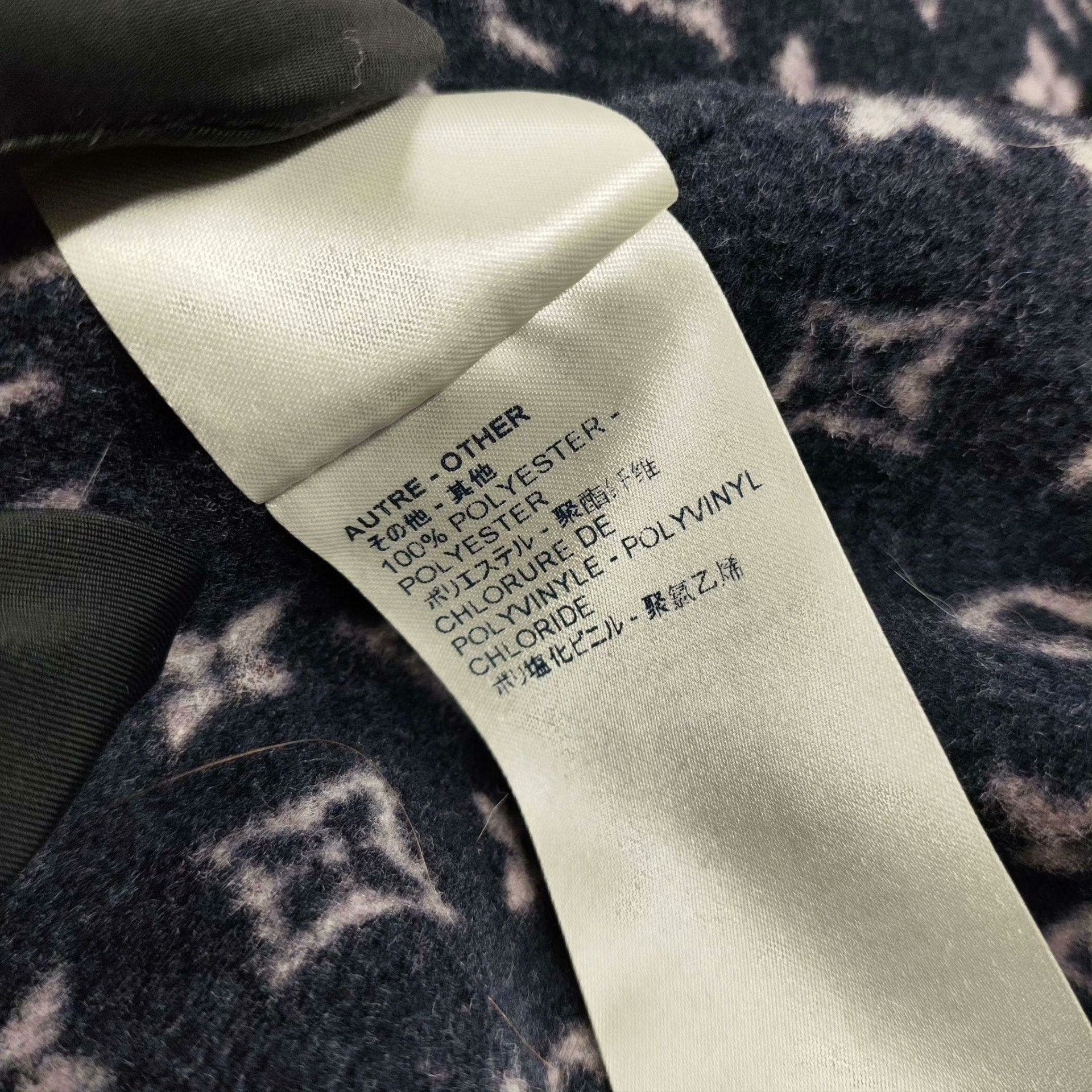 Louis Vuitton Louis Vuitton Blue Heavy Coat 40 Men Size US M / EU 48-50 / 2 - 8 Thumbnail