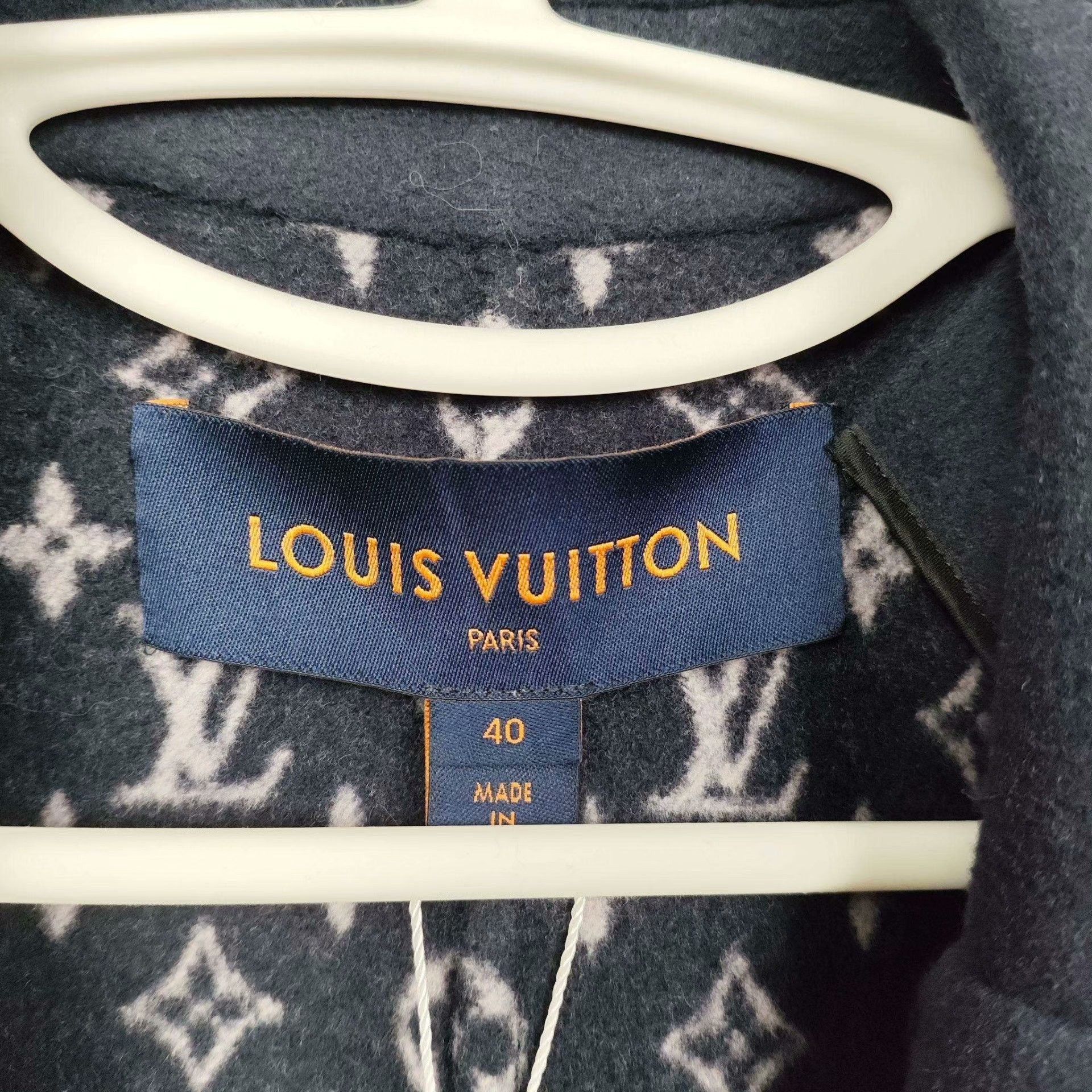 Louis Vuitton Louis Vuitton Blue Heavy Coat 40 Men Size US M / EU 48-50 / 2 - 3 Thumbnail