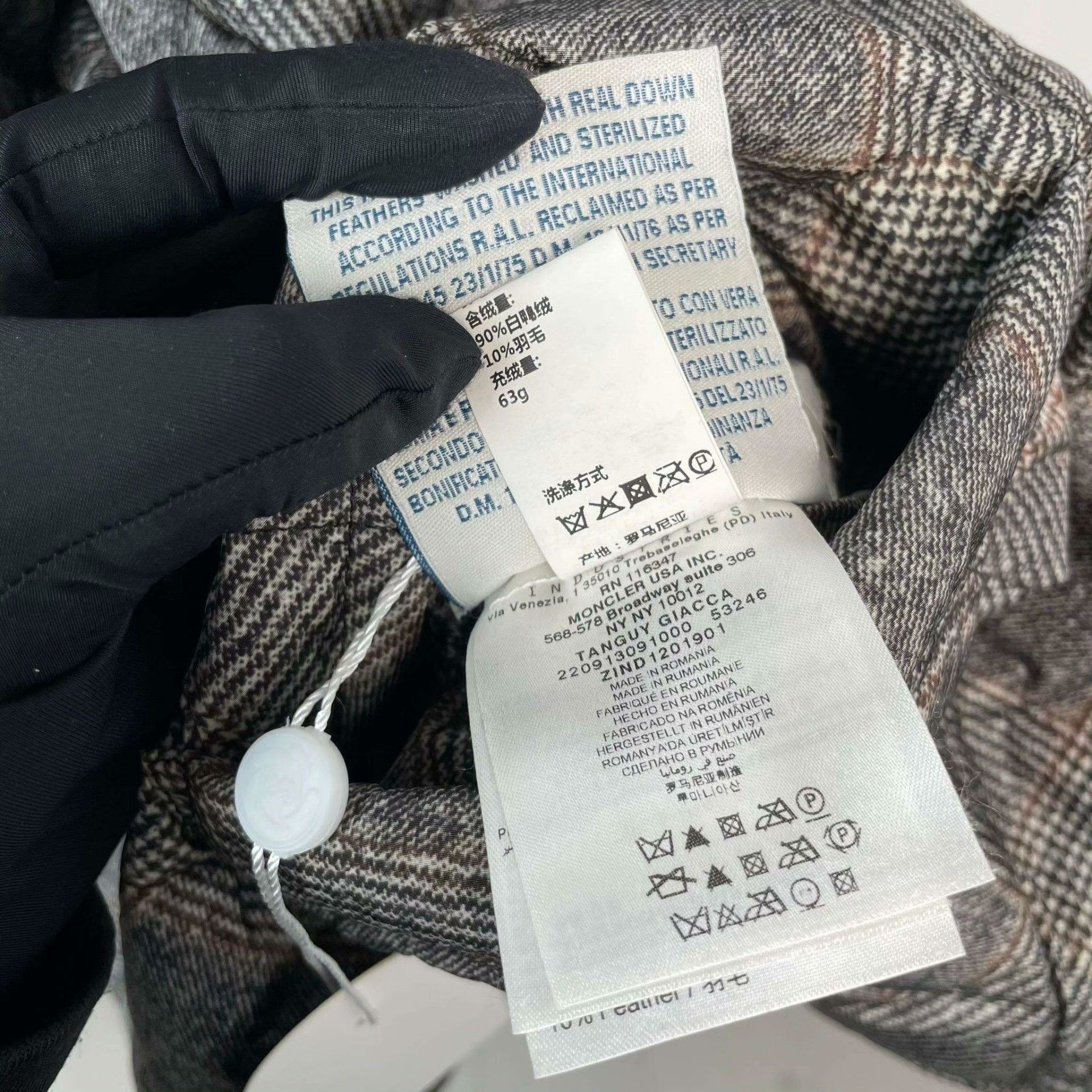 Moncler Moncler Down Multi Heavy Coat 4 Men Size US XS / EU 42 / 0 - 5 Thumbnail