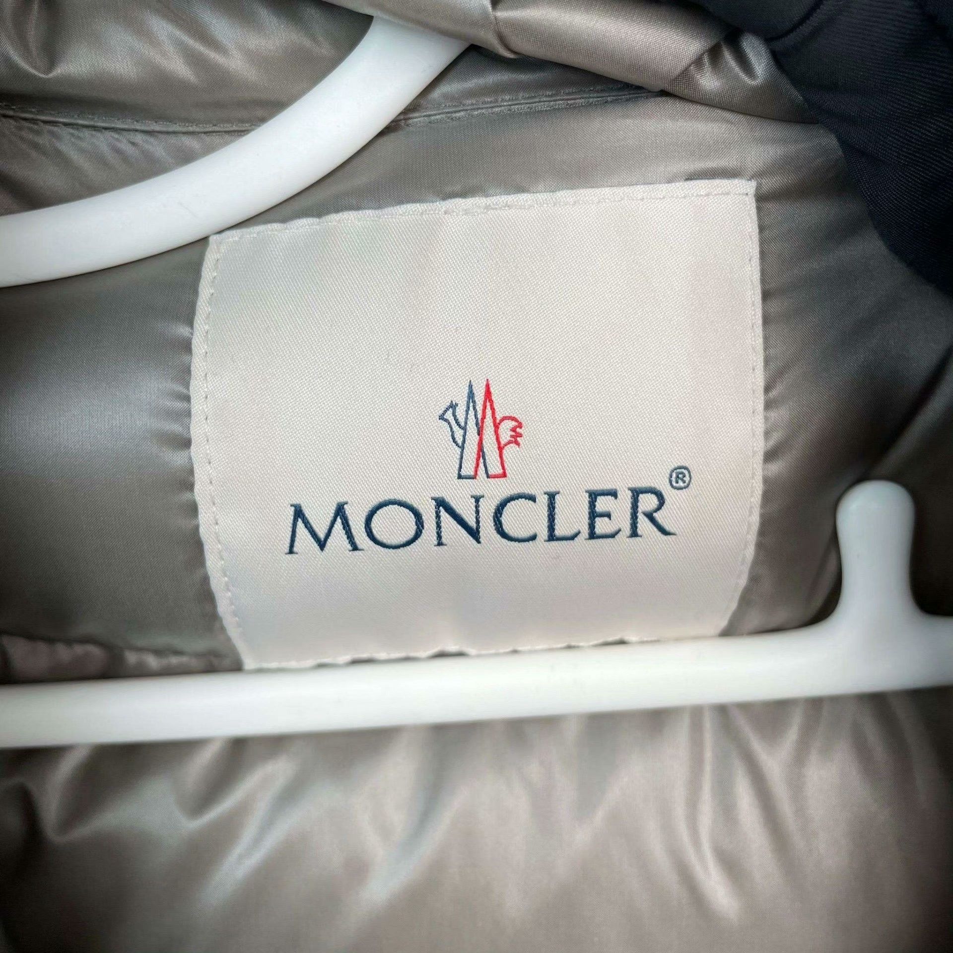 Moncler Moncler Down Gray Down Jacket S Women Size S / US 4 / IT 40 - 5 Thumbnail