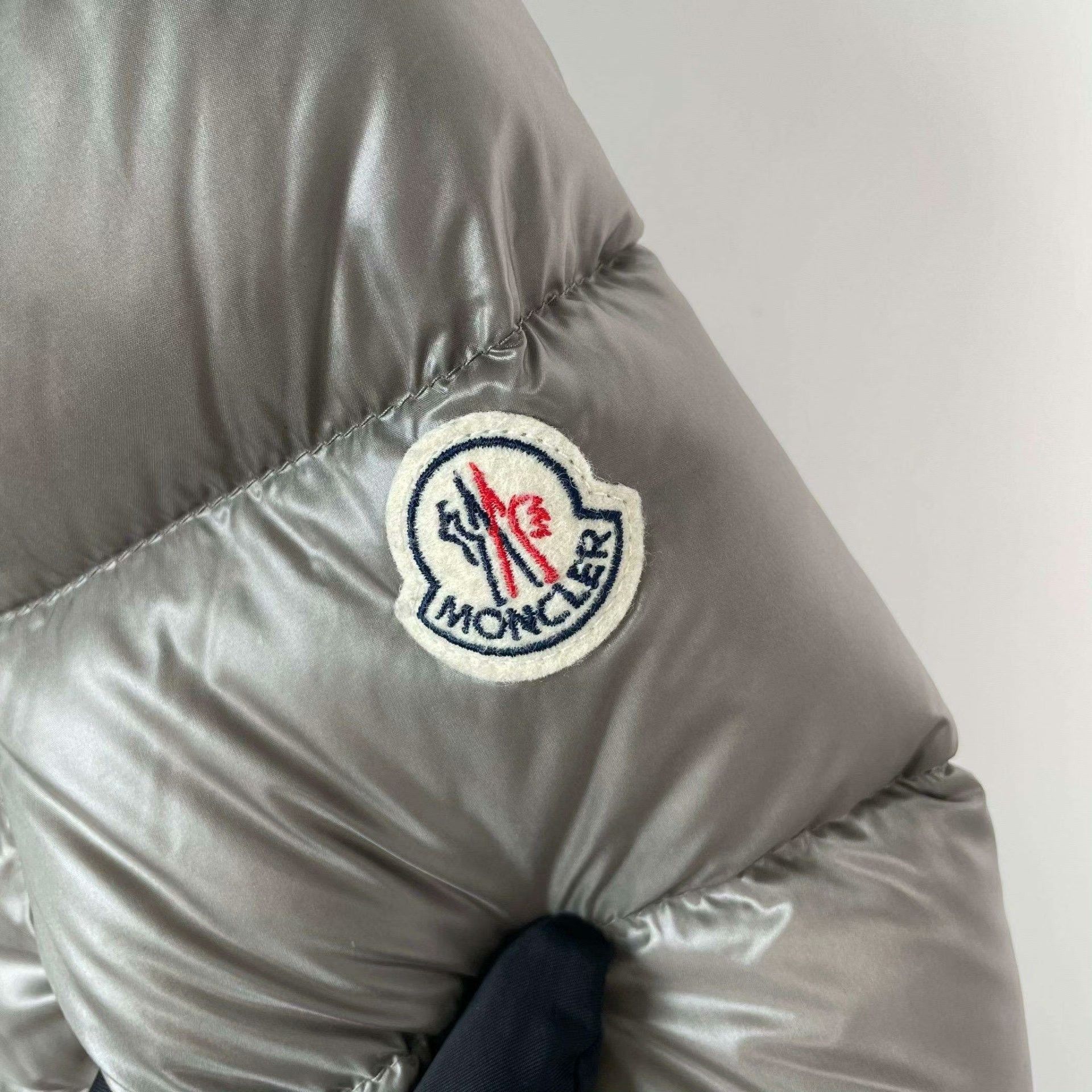 Moncler Moncler Down Gray Down Jacket S Women Size S / US 4 / IT 40 - 3 Thumbnail