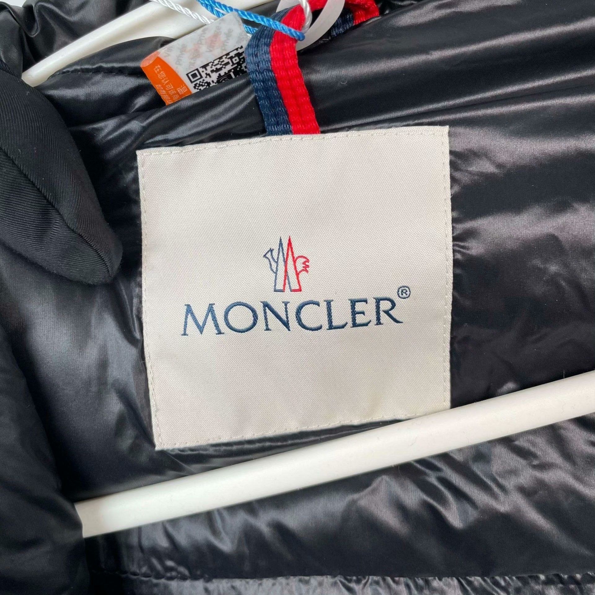Moncler Moncler Down Long Down Jacket S Women Size S / US 4 / IT 40 - 8 Thumbnail