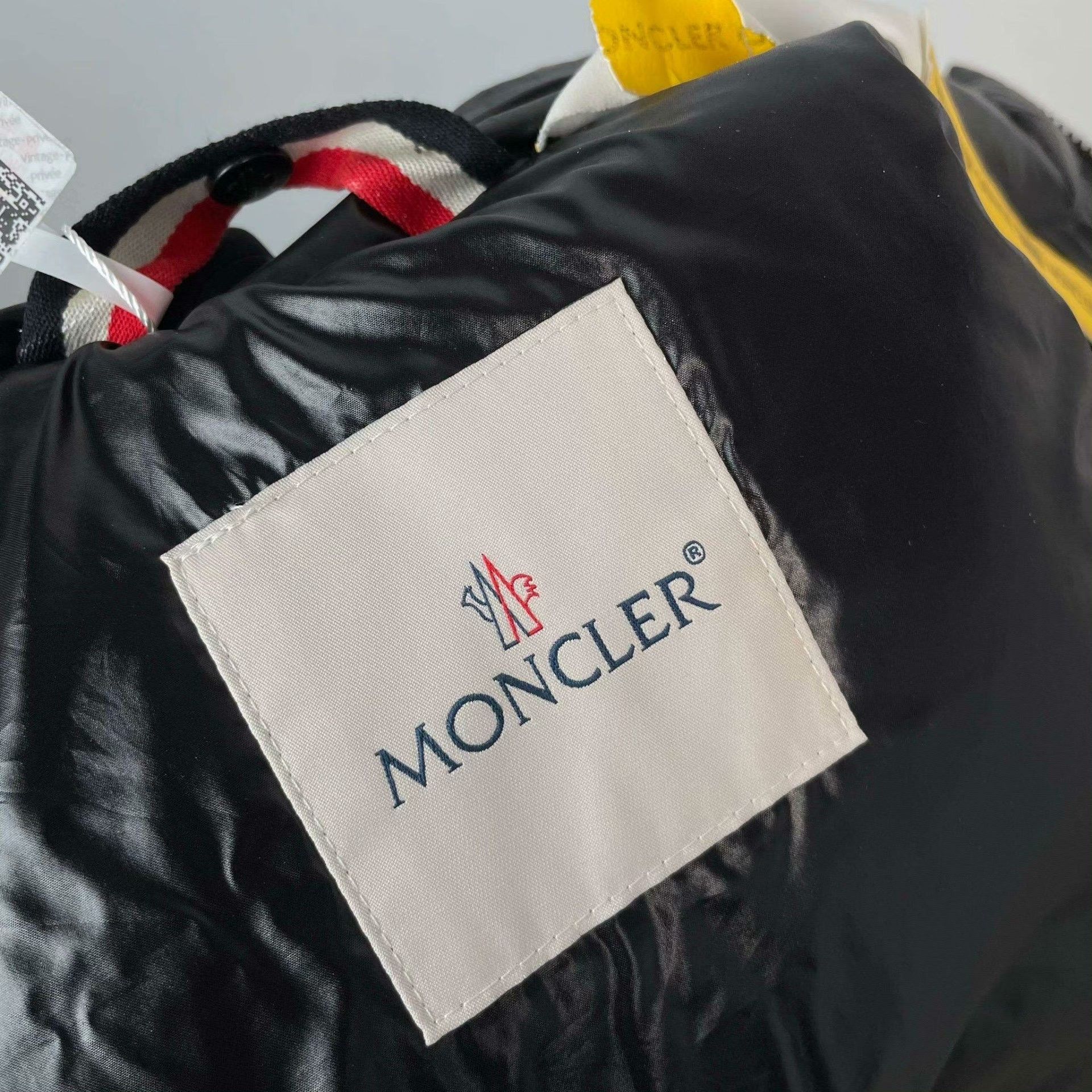 Moncler Moncler Down Black Heavy Coat 4 Men Size US XS / EU 42 / 0 - 7 Thumbnail