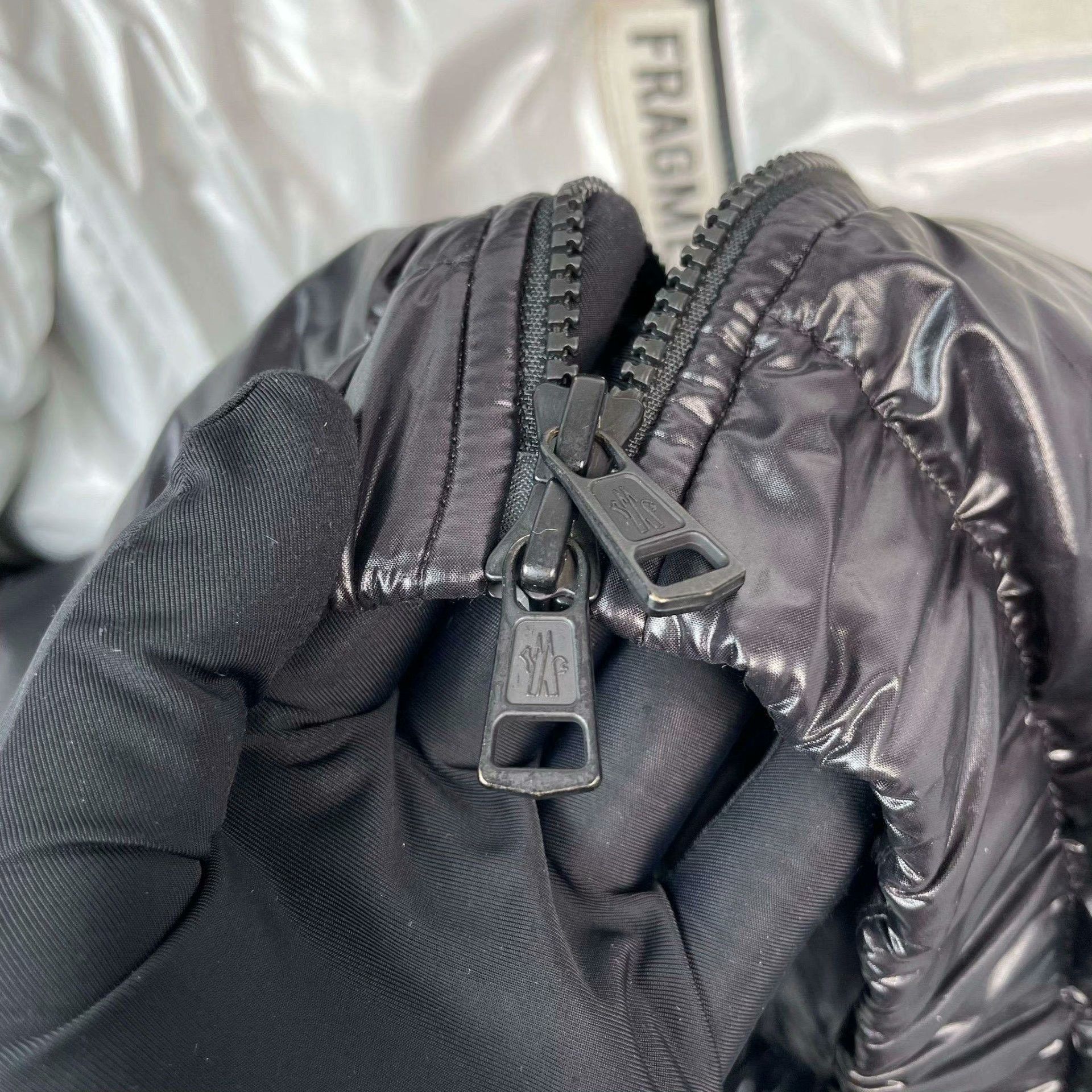 Moncler Moncler Down Black Heavy Coat 4 Men Size US XS / EU 42 / 0 - 5 Thumbnail