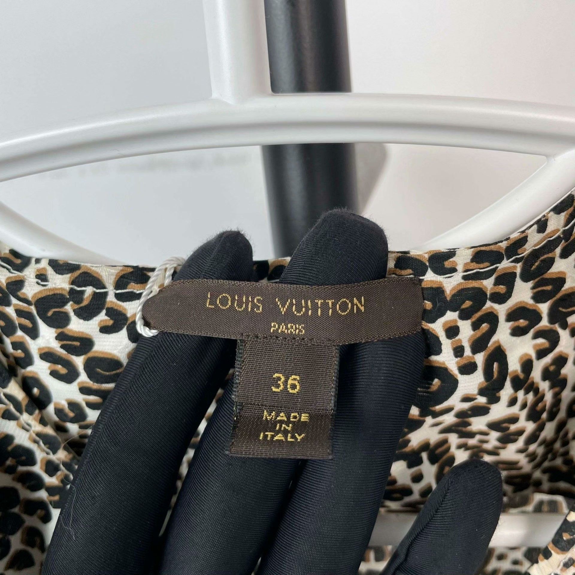 Louis Vuitton Louis Vuitton Silk Tank Top 36 Women Size S / US 4 / IT 40 - 3 Thumbnail