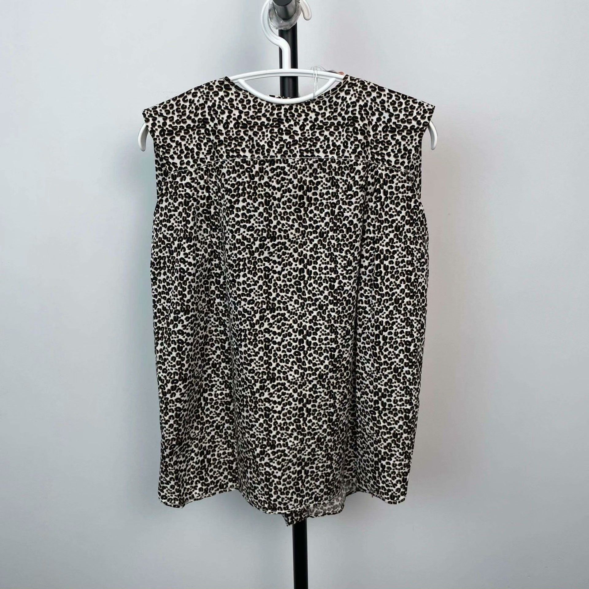 Louis Vuitton Louis Vuitton Silk Tank Top 36 Women Size S / US 4 / IT 40 - 2 Thumbnail