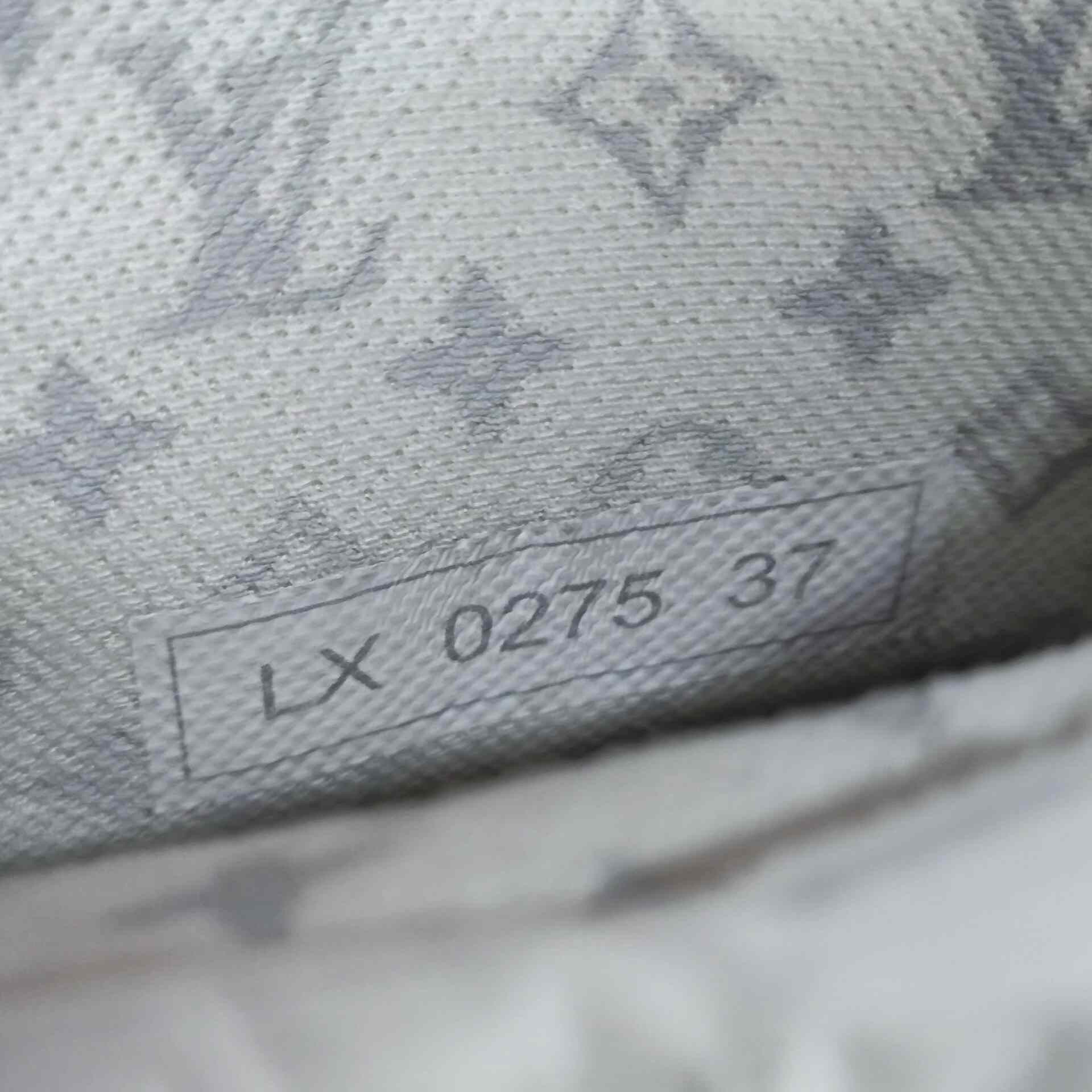 Louis Vuitton Louis Vuitton White Boots 37 Women Size US 6.5 / IT 36.5 - 6 Thumbnail