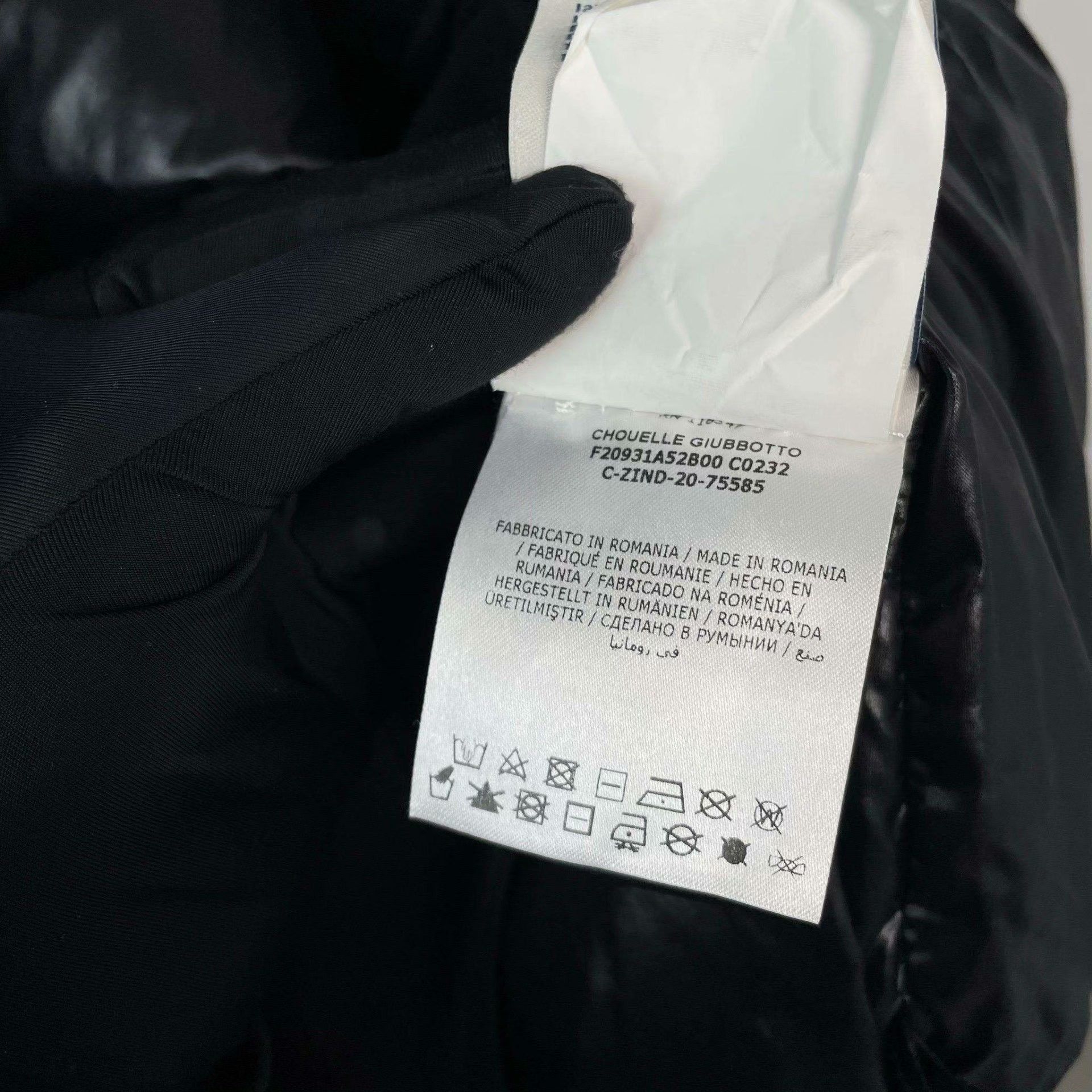 Moncler Moncler Down Heavy Coat 37 Men Size US S / EU 44-46 / 1 - 5 Thumbnail