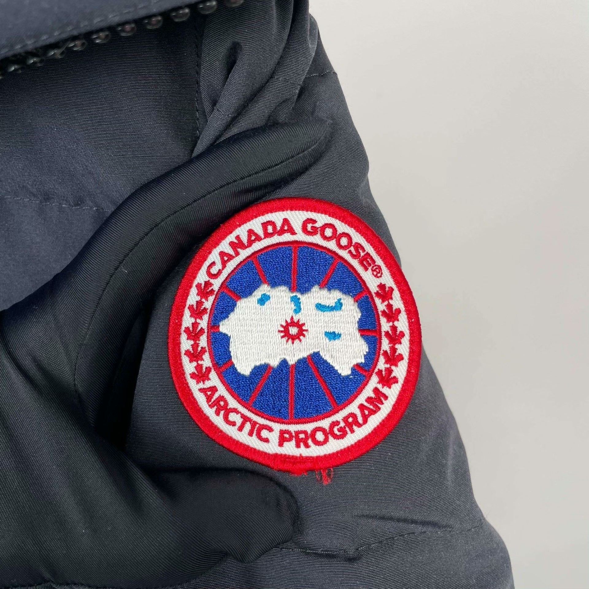 Canada Goose Canada Goose Polyester Down Black Down Jacket XS Women Size XS / US 0-2 / IT 36-38 - 4 Thumbnail