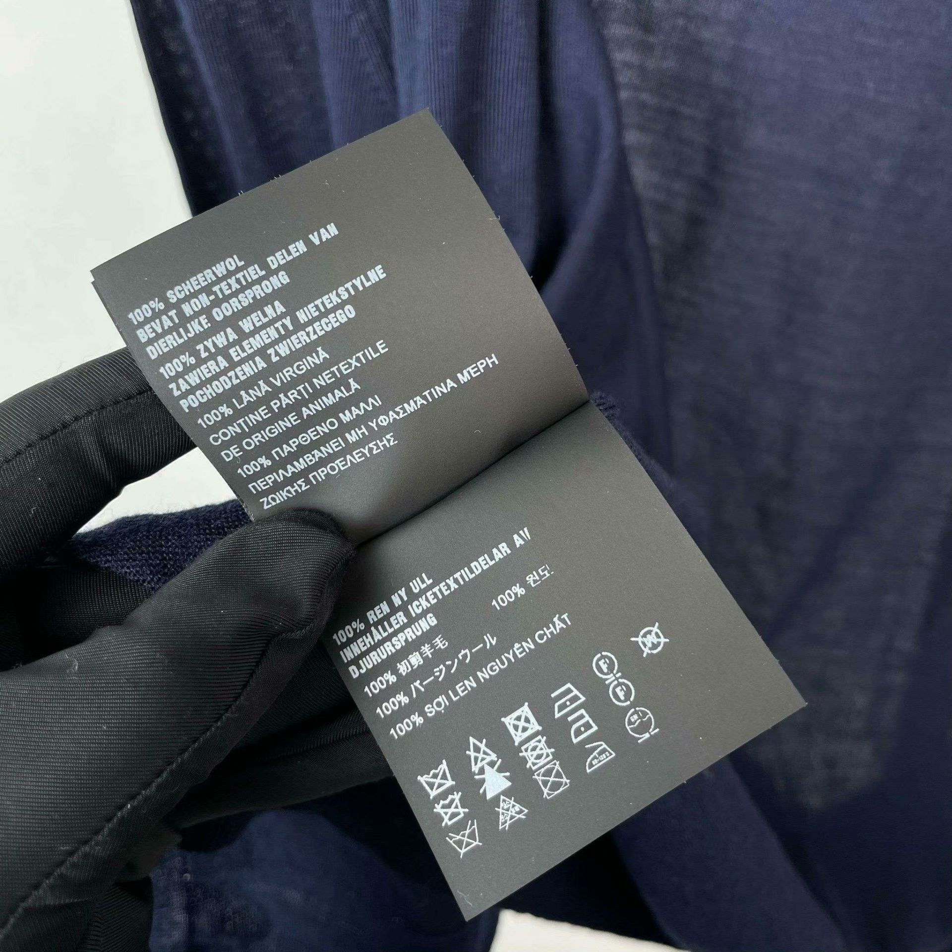 Prada Prada Knit Sweater M Men Size US M / EU 48-50 / 2 - 6 Thumbnail