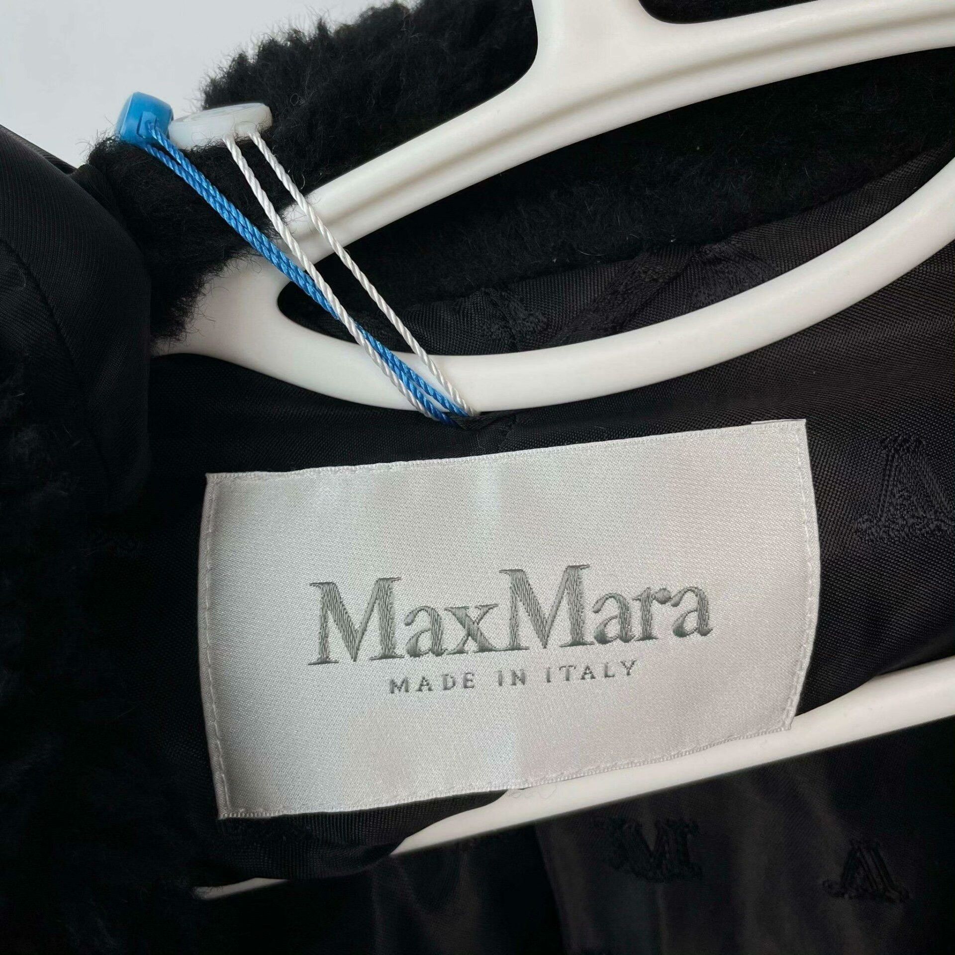 Max Mara Max Mara Cropped Black Coat M Women Size M / US 6-8 / IT 42-44 - 3 Thumbnail