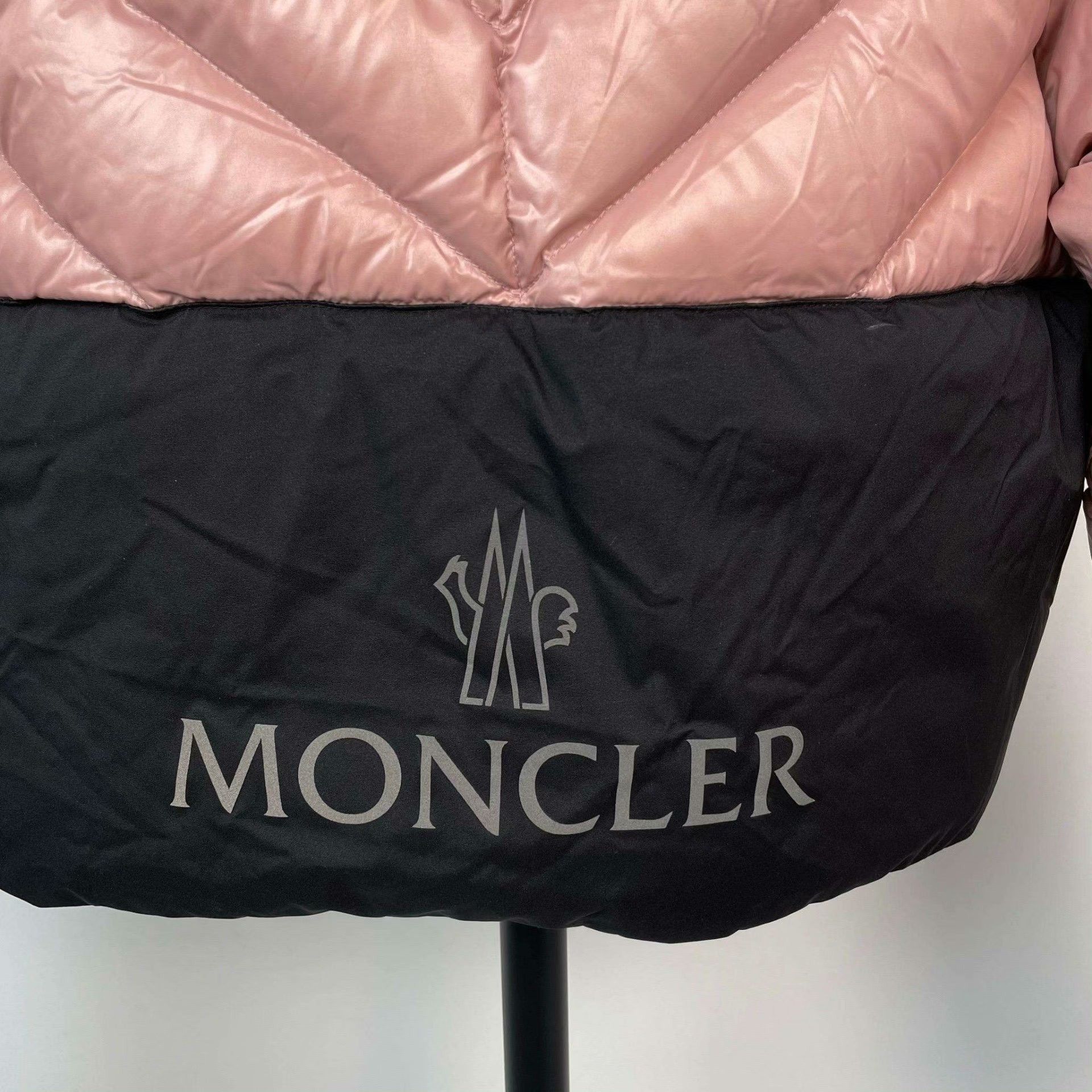 Moncler Moncler Down Cropped Pink Down Jacket M Women Size M / US 6-8 / IT 42-44 - 3 Thumbnail