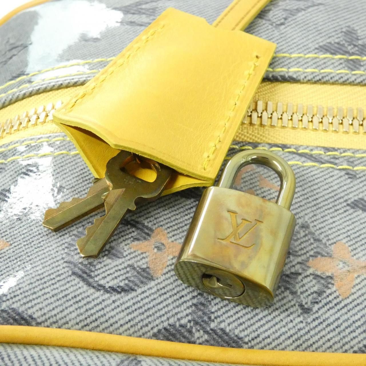 Louis Vuitton Louis Vuitton Louis Vuitton Monogram Pulp Weekender Boston Bag Textile Travel Bag M95735 DUTY FREE for USA Size ONE SIZE - 7 Thumbnail