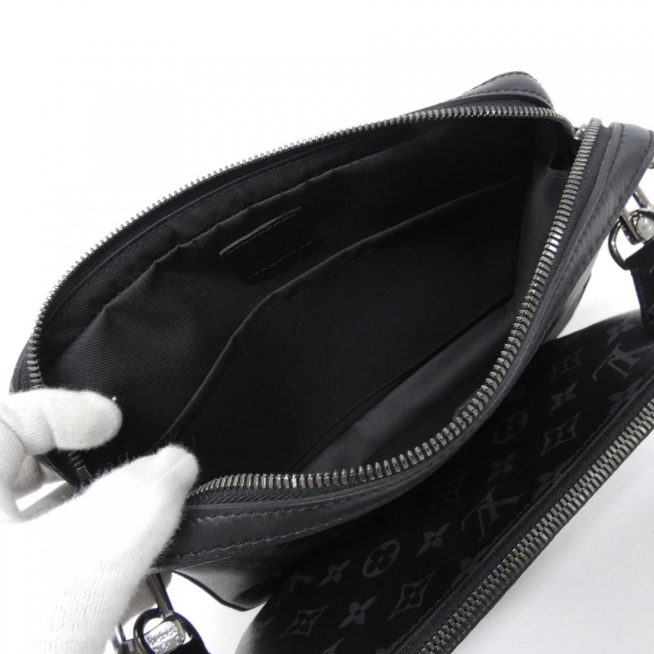Louis Vuitton Louis Vuitton Louis Vuitton Monogram Eclipse Reverse Shoulder Bag Textile Shoulder Bag M69443 DUTY FREE for USA Size ONE SIZE - 7 Thumbnail