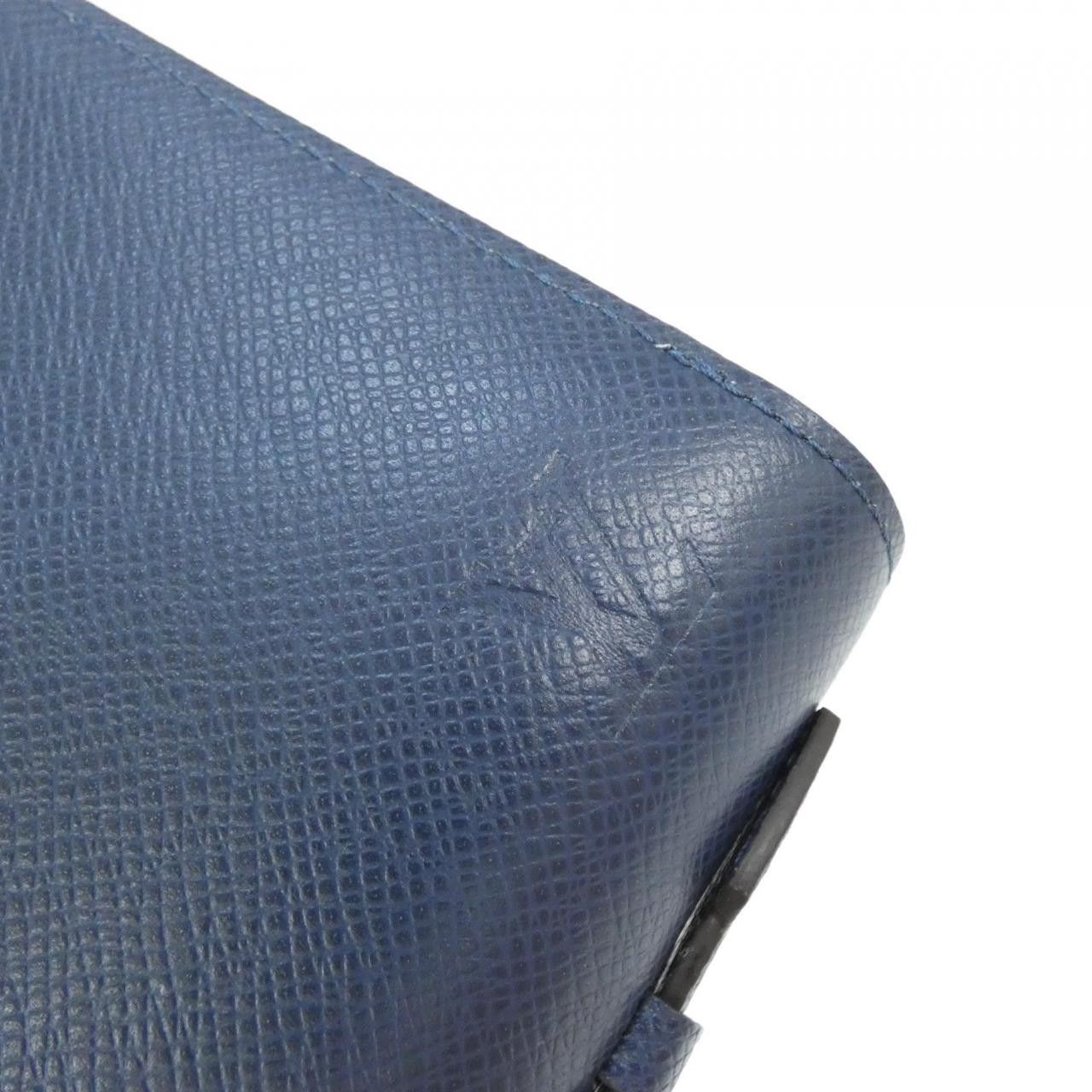 Louis Vuitton Louis Vuitton Louis Vuitton Taiga Zippy XL Wallet Leather Long Wallet M64019 DUTY FREE for USA Size ONE SIZE - 4 Thumbnail