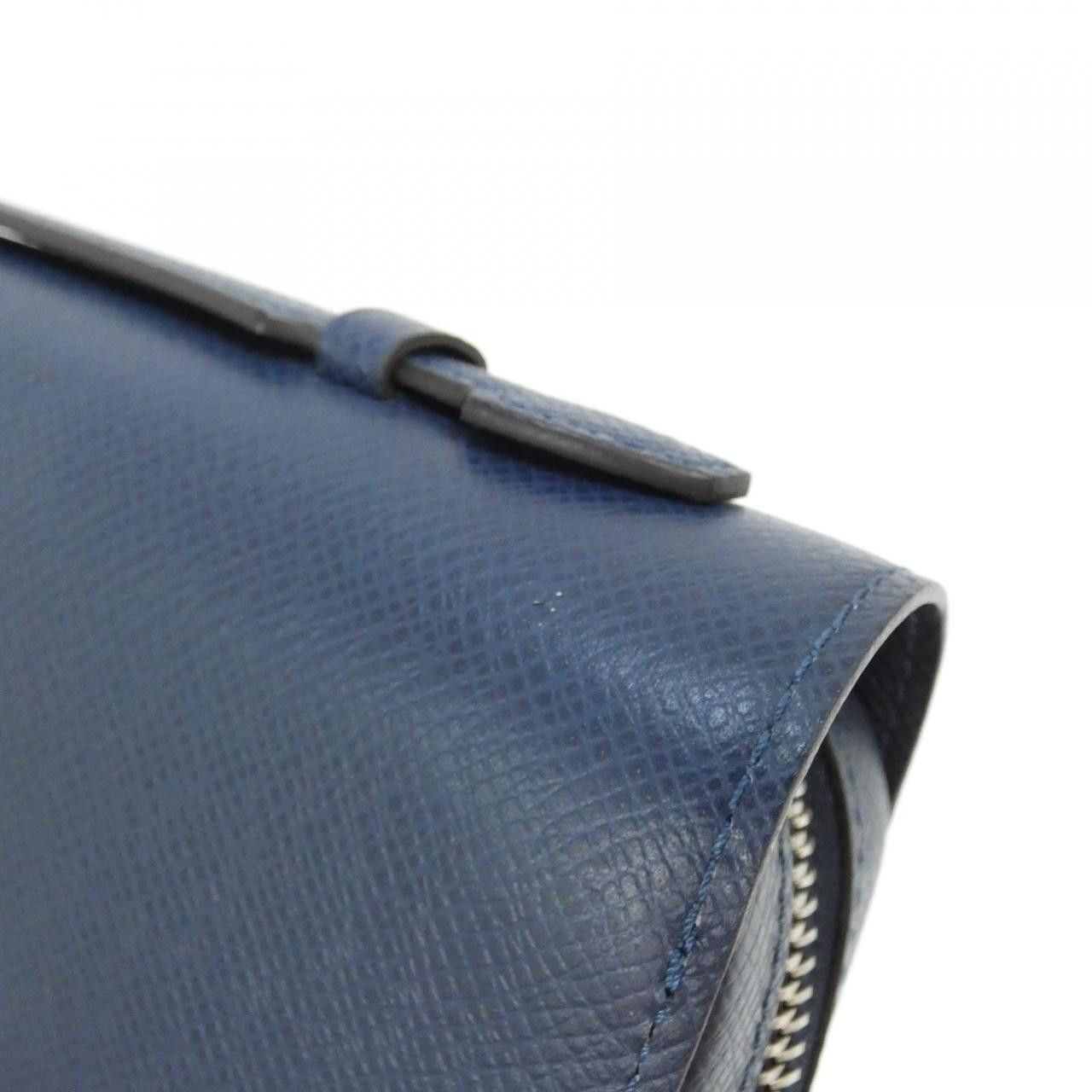 Louis Vuitton Louis Vuitton Louis Vuitton Taiga Zippy XL Wallet Leather Long Wallet M64019 DUTY FREE for USA Size ONE SIZE - 7 Thumbnail
