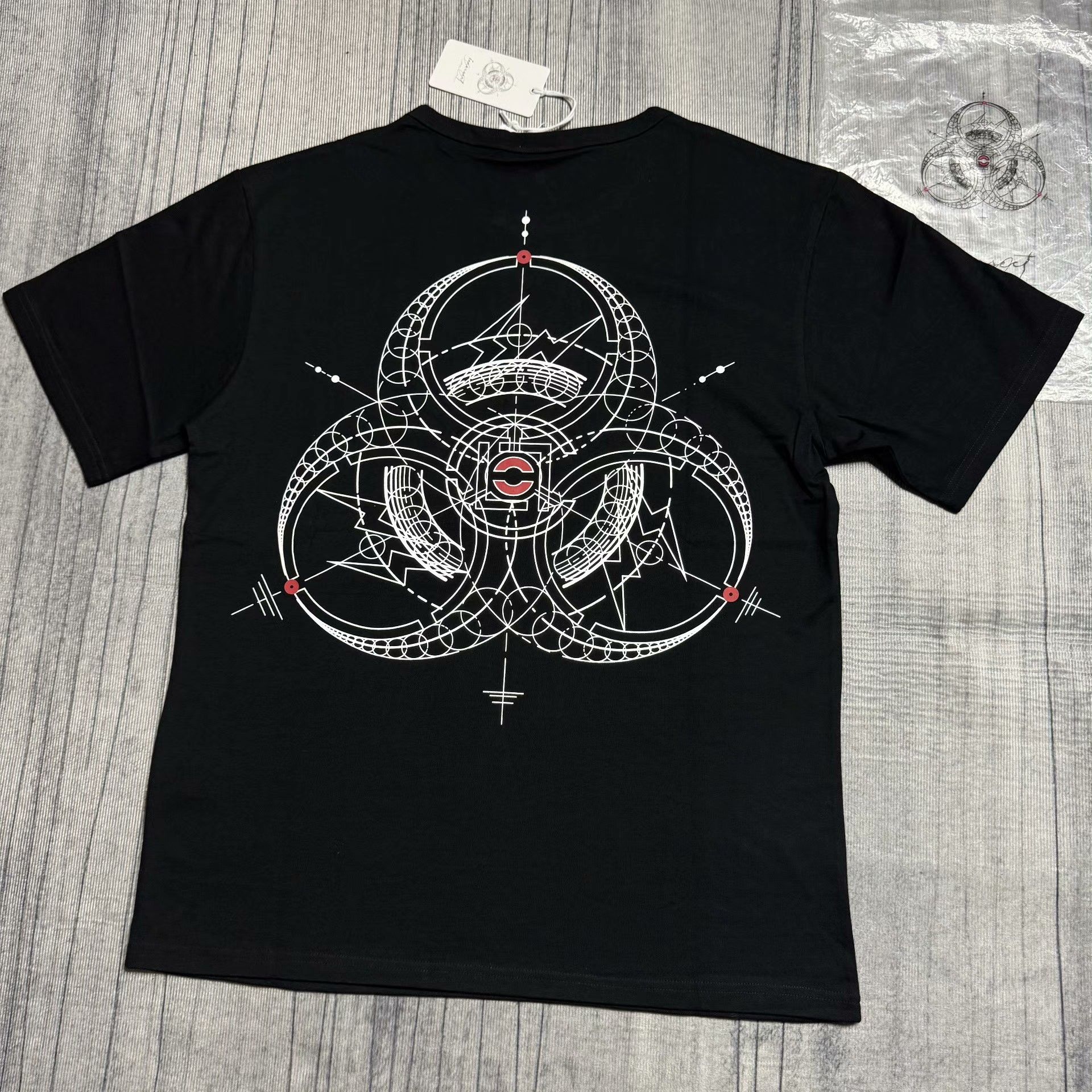 Maison MIHARA YASUHIRO Maison MIHARA YASUHIRO Multi T-Shirt L Men Size US L / EU 52-54 / 3 - 2 Thumbnail