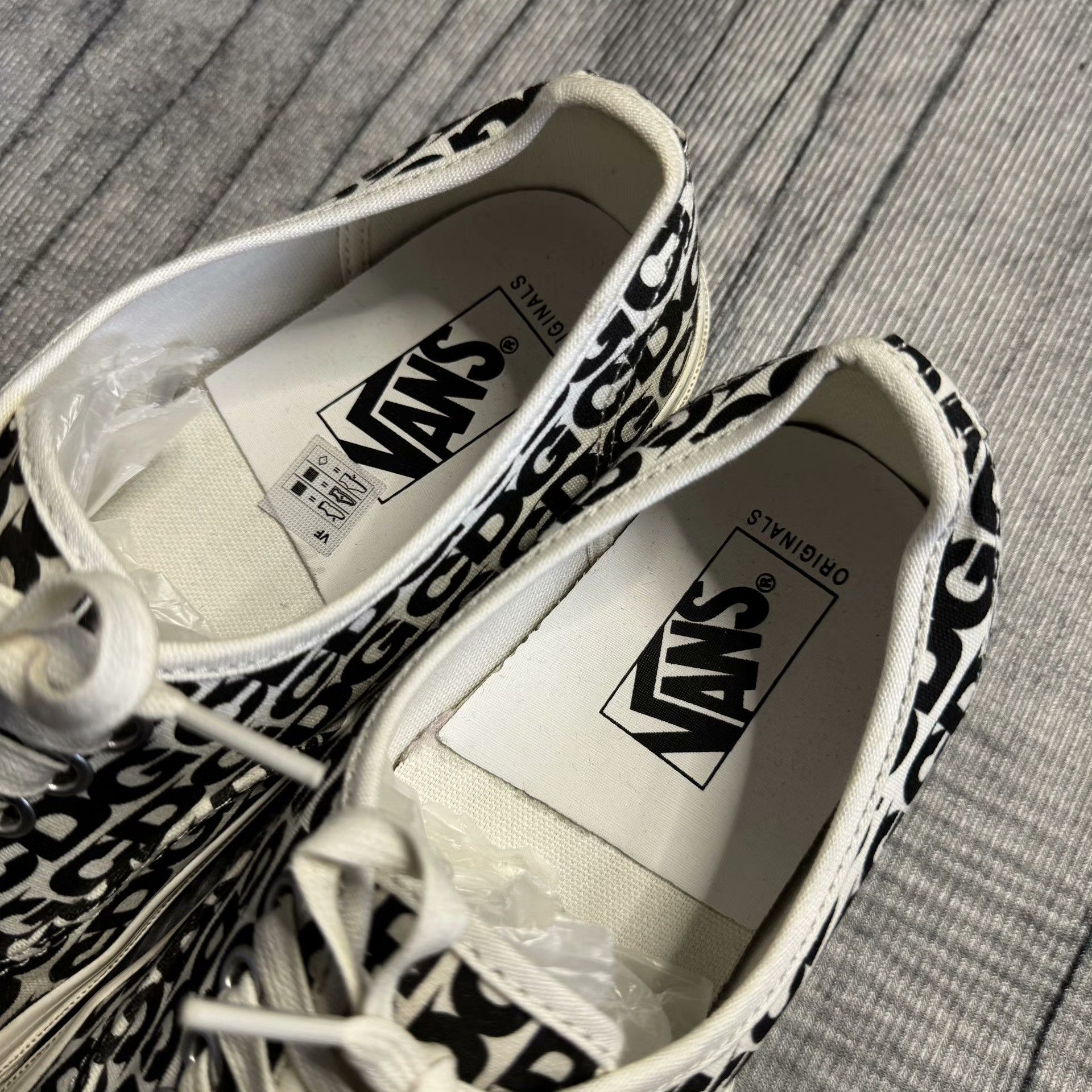 Vans Comme des Garçons Retro Top low 42Men Size US 9 / EU 42 - 5 Thumbnail